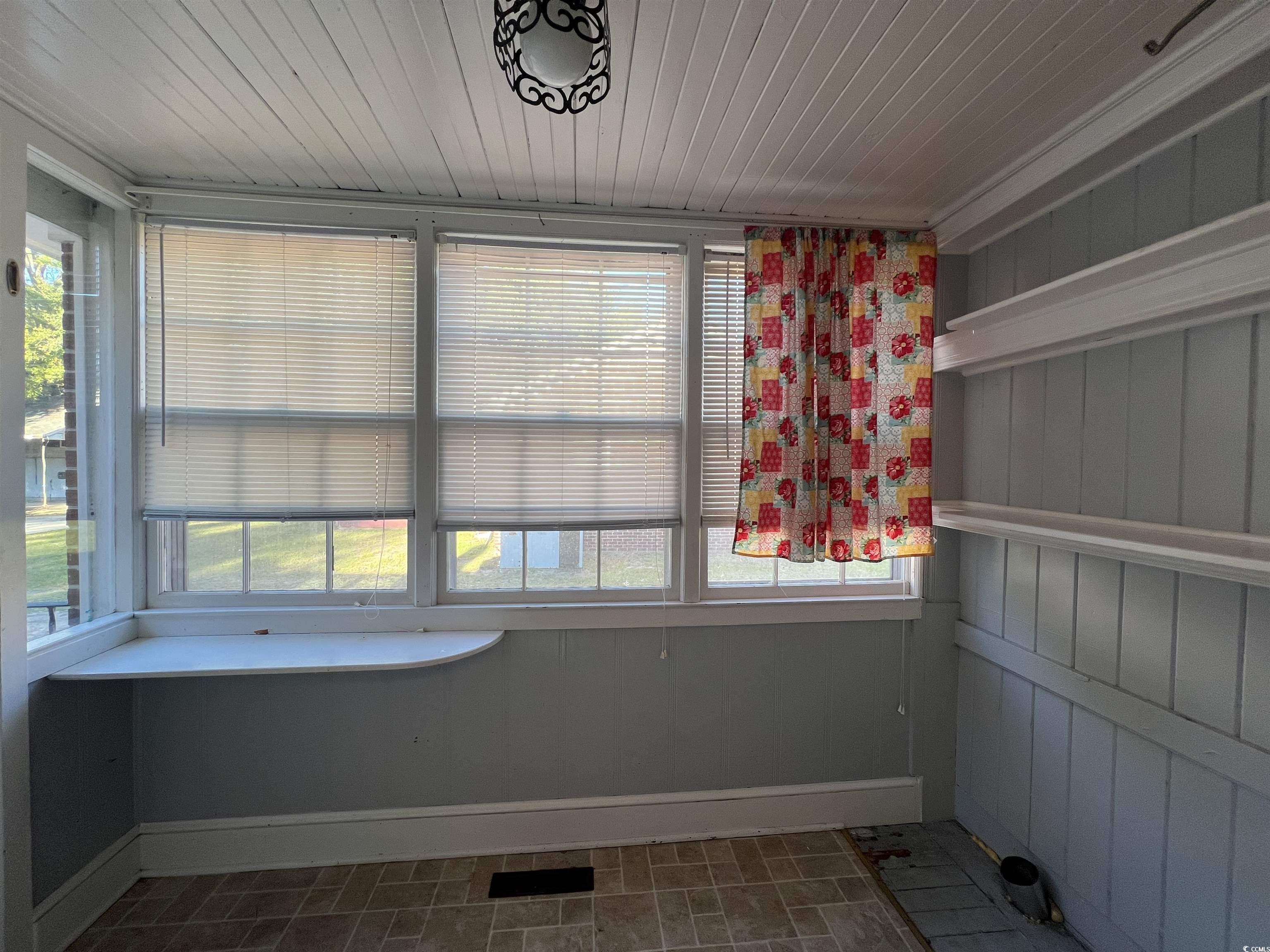 1107 North Longstreet St. Property Photo 9