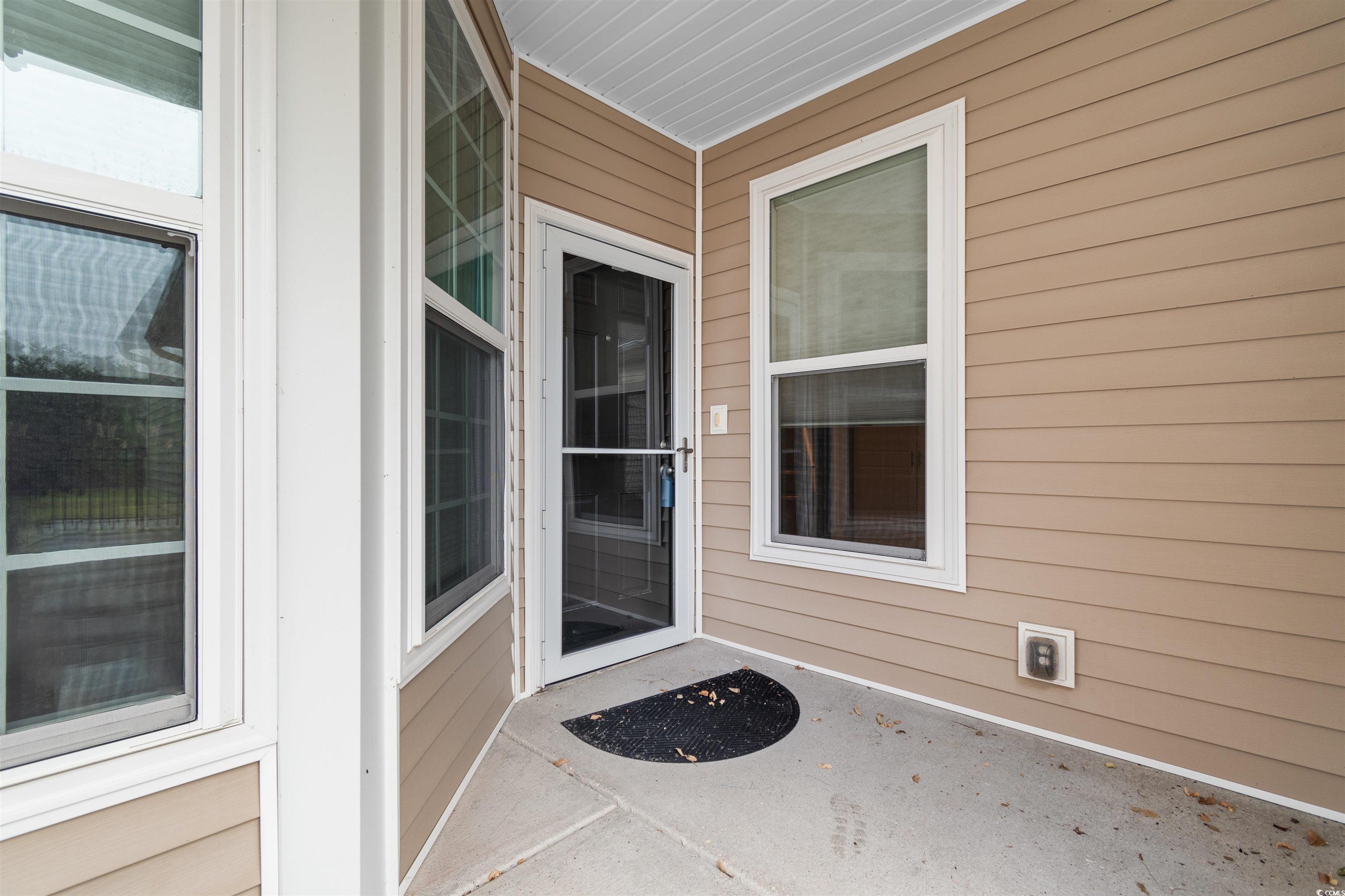 1562 Palmina Loop Property Photo 3