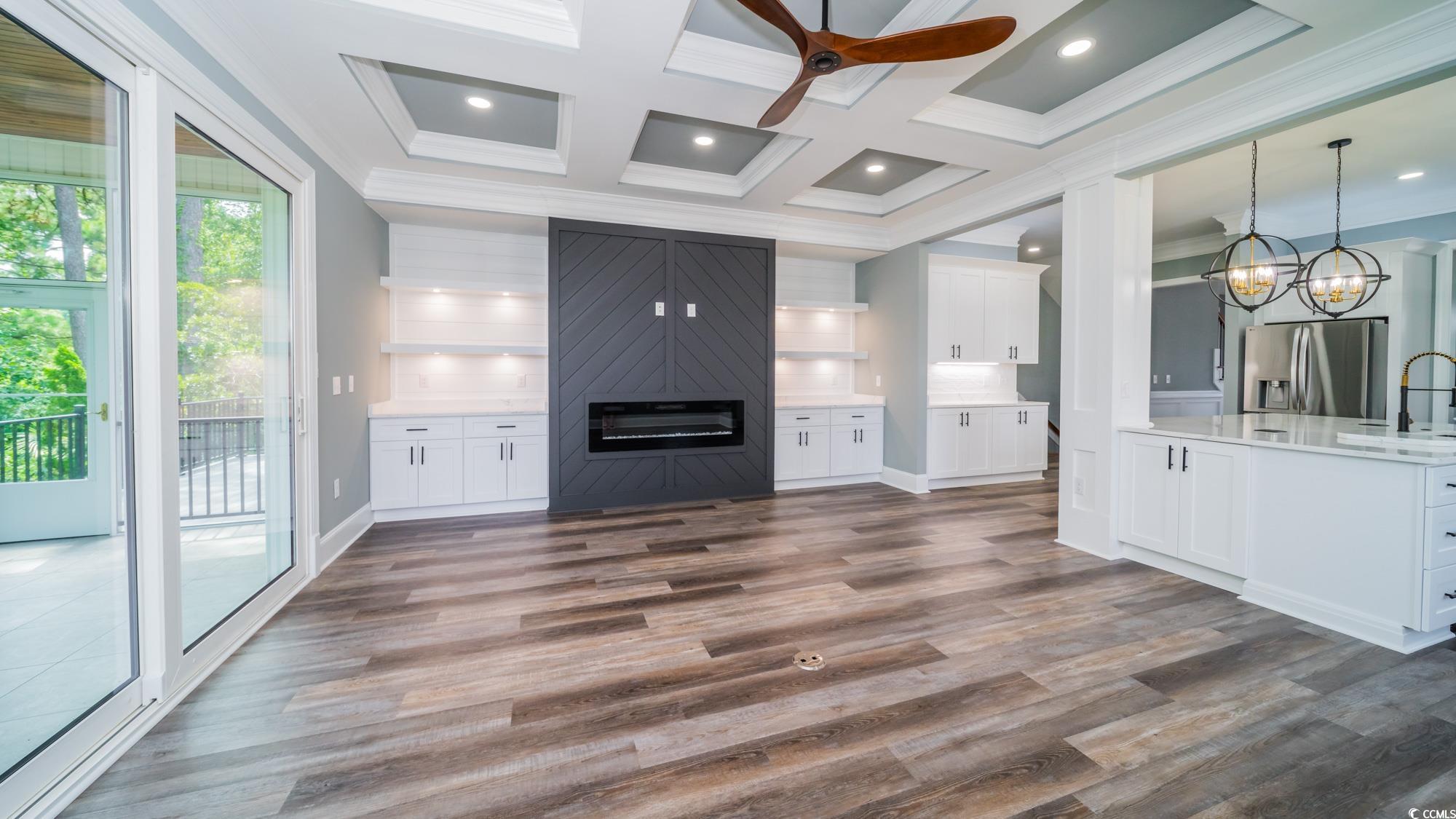 1010 Club House Dr. Property Photo 6