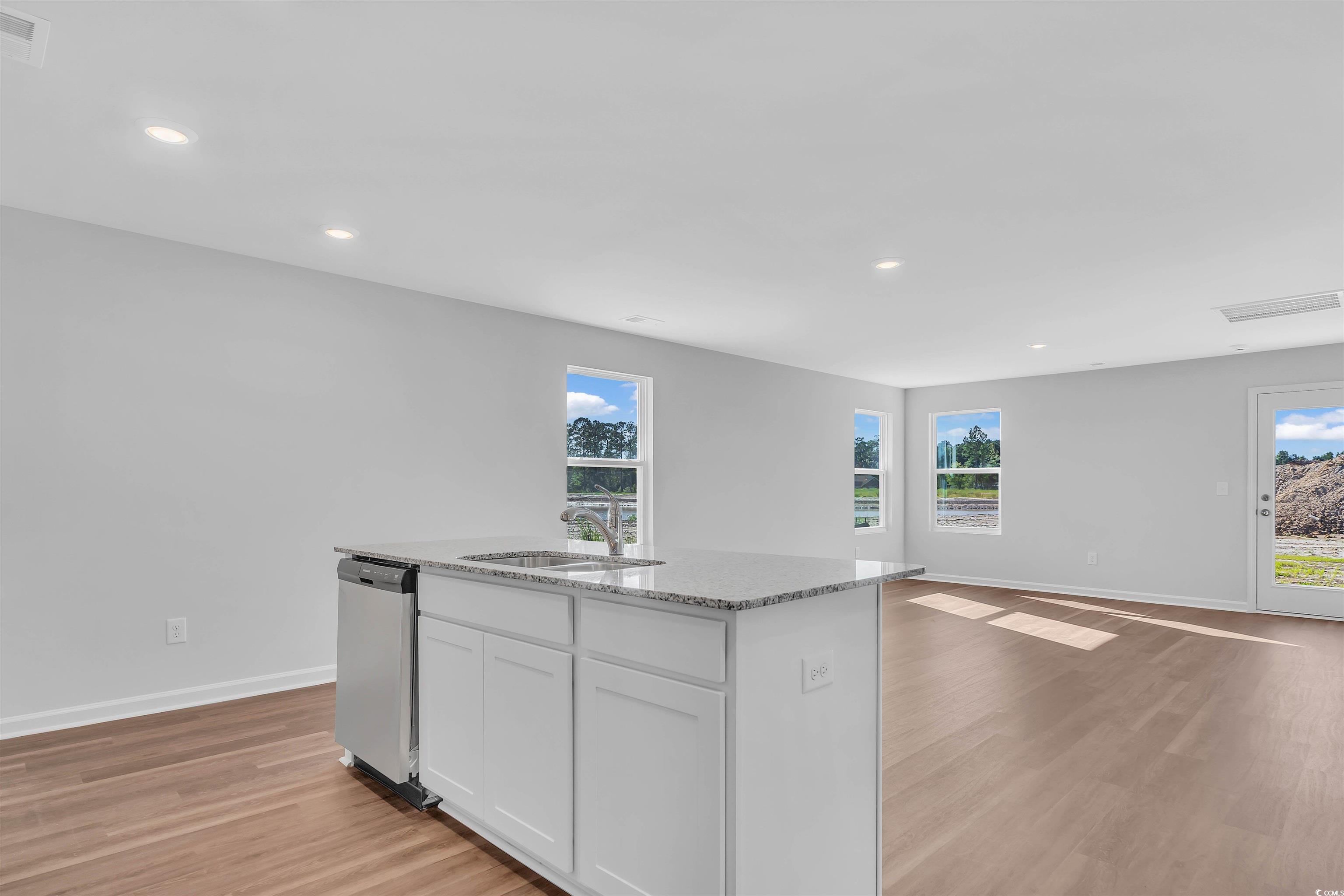1526 Clubstone Dr. Property Photo 6