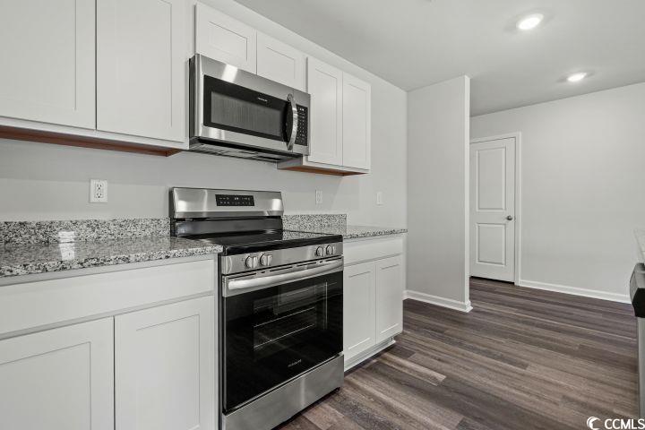 1526 Clubstone Dr. Property Photo 6
