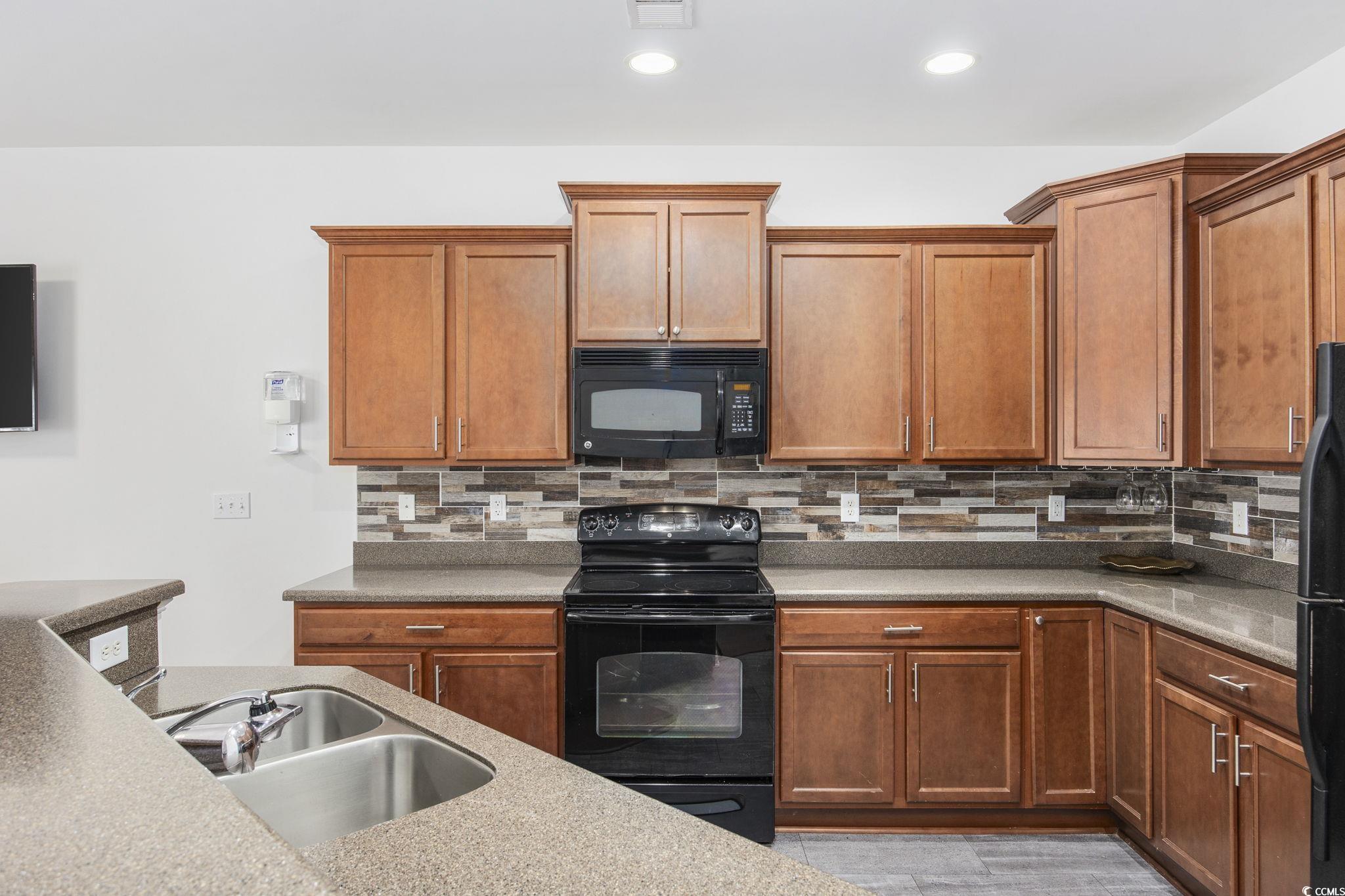 656 Pistoia Ln. Property Photo 6