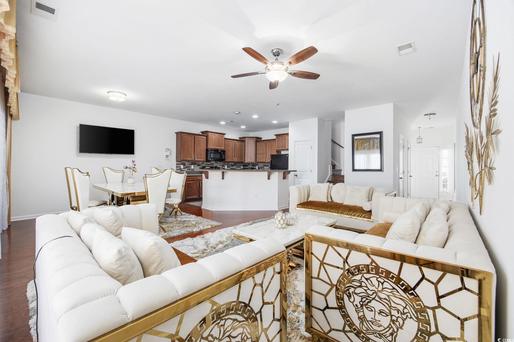 656 Pistoia Ln. Property Photo 9