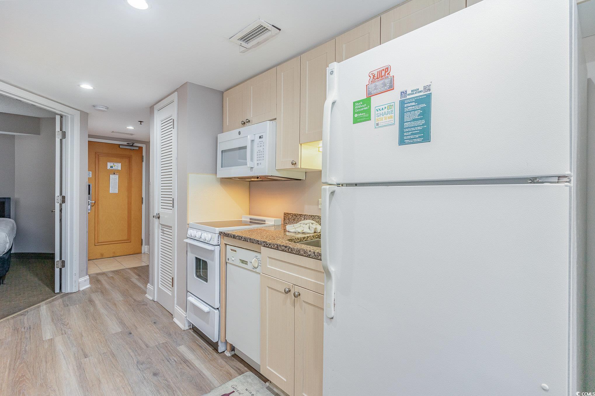 2301 S Ocean Blvd. Property Photo 8