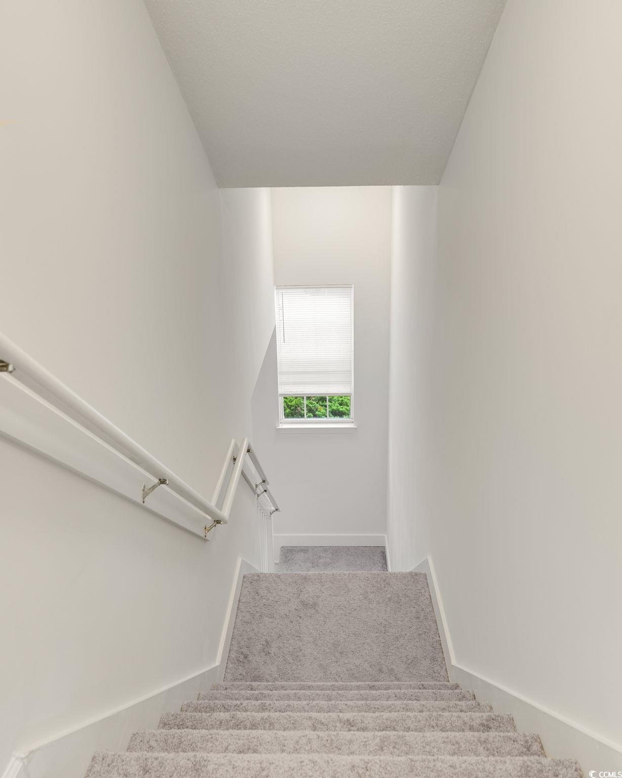 4435-f Montrose Ln. Property Photo 8