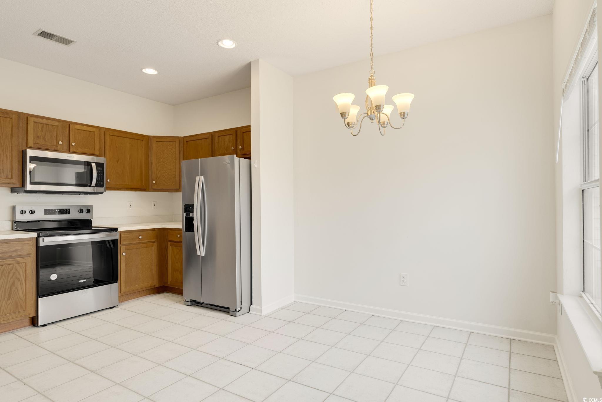 4435-f Montrose Ln. Property Photo 11
