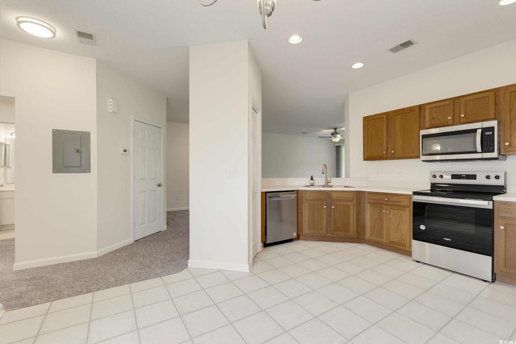 4435-f Montrose Ln. Property Photo 12