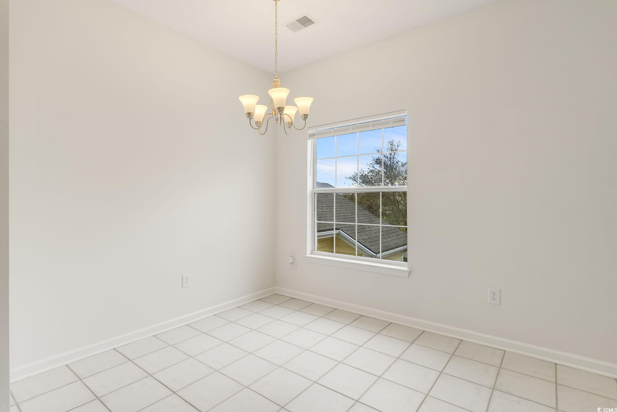 4435-f Montrose Ln. Property Photo 14