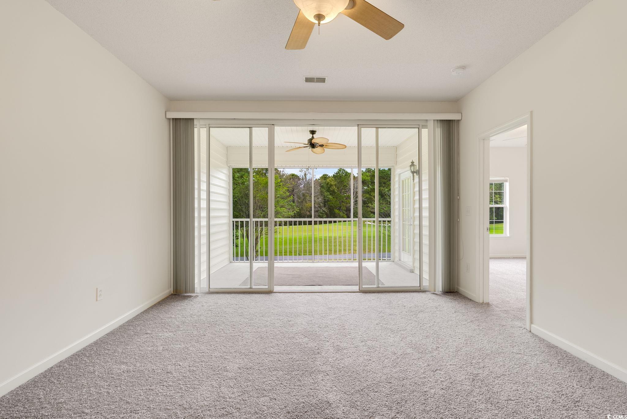 4435-f Montrose Ln. Property Photo 18