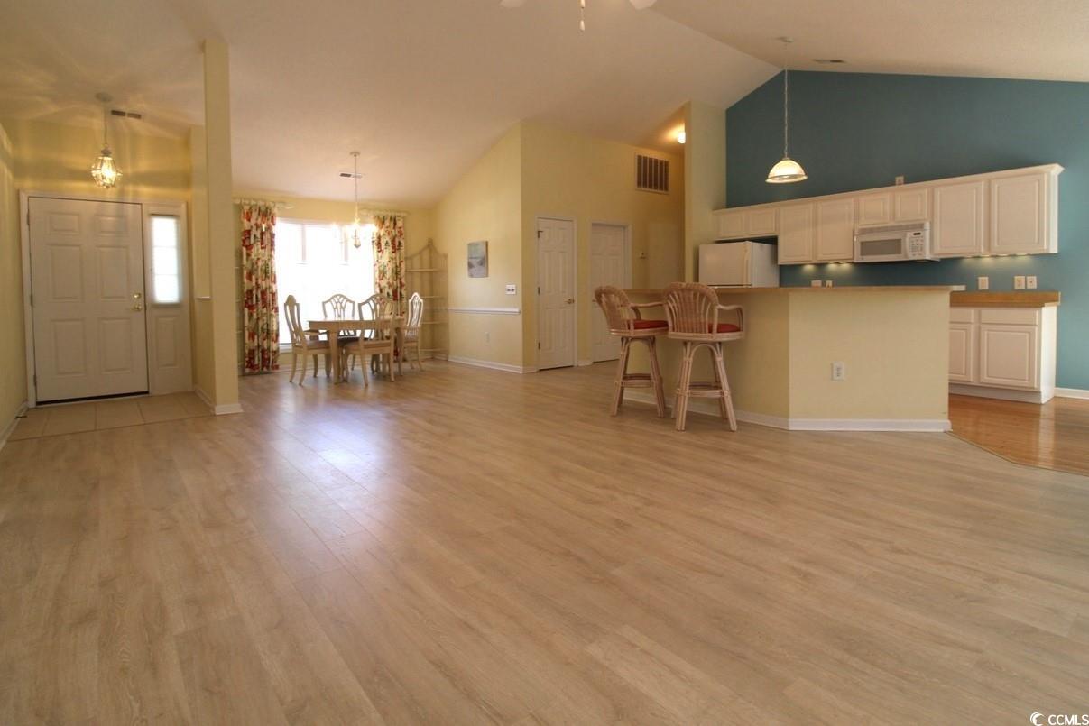 172 Collins Glen Dr. Property Photo 3