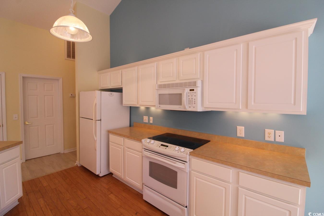 172 Collins Glen Dr. Property Photo 9