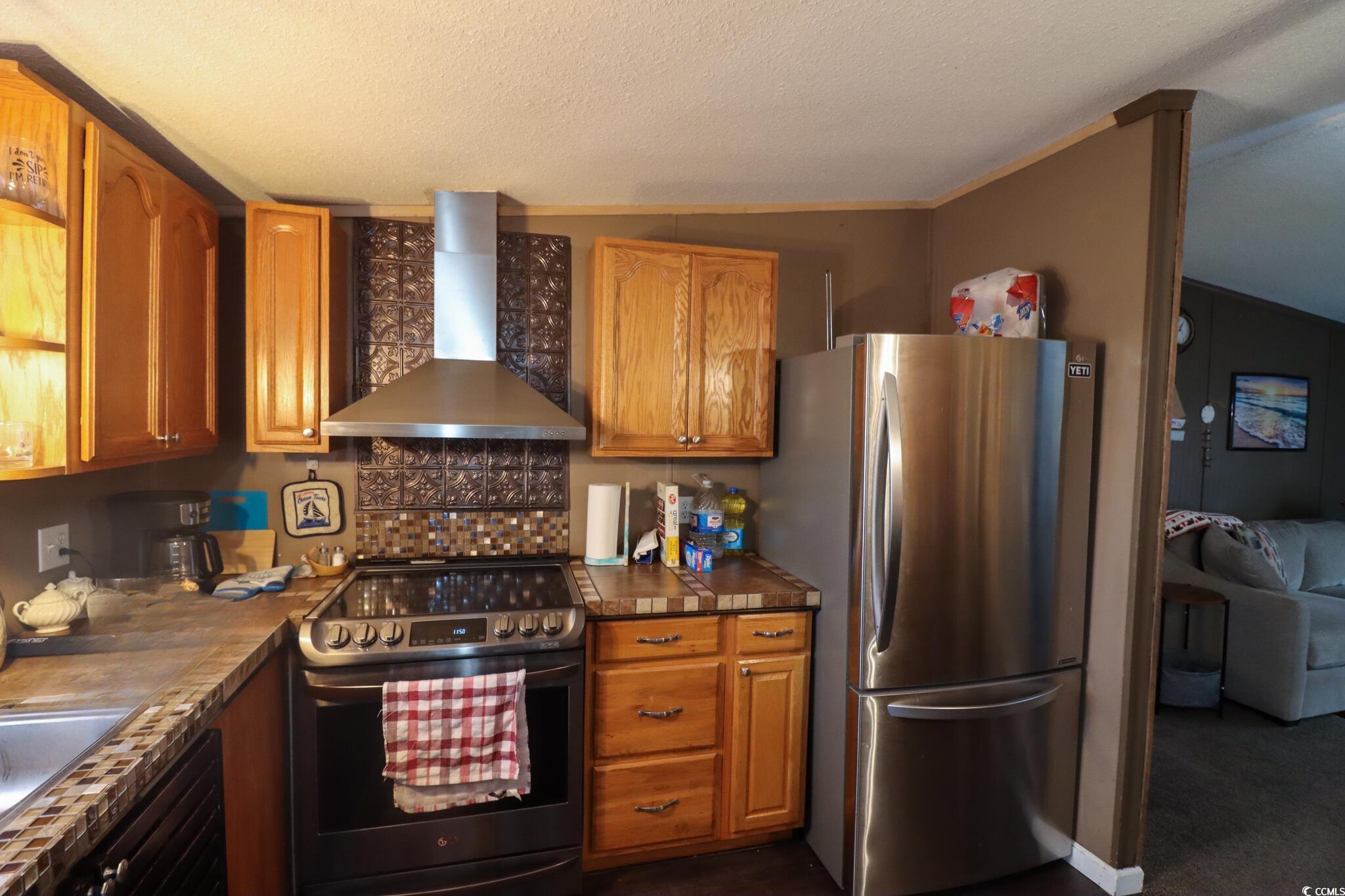 1038 Palm Dr. Property Photo 5