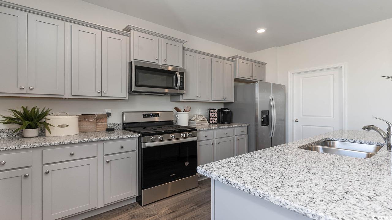 7286 Meadow Walk Loop Property Photo 3