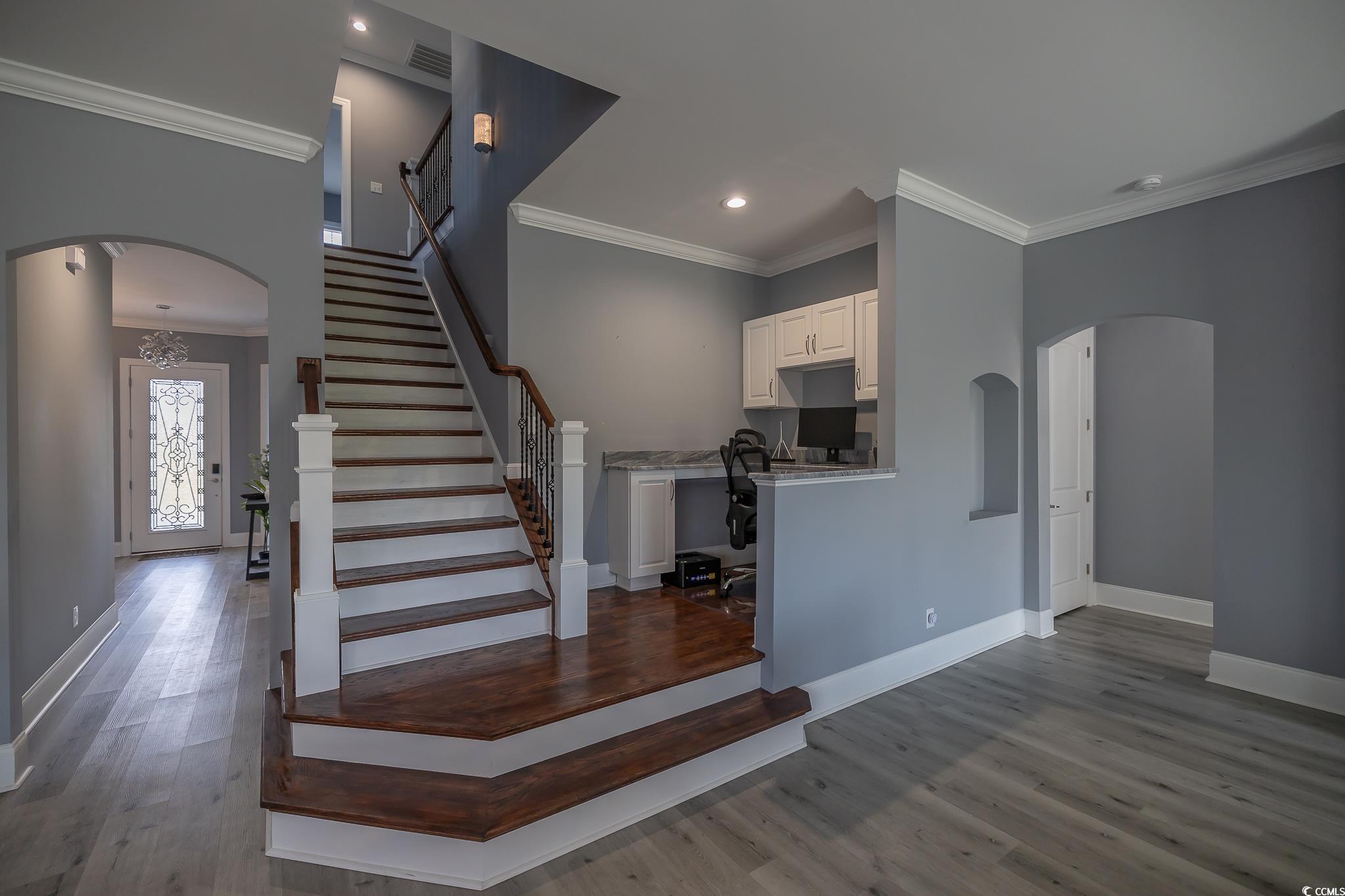 845 Waterton Ave. Property Photo 2