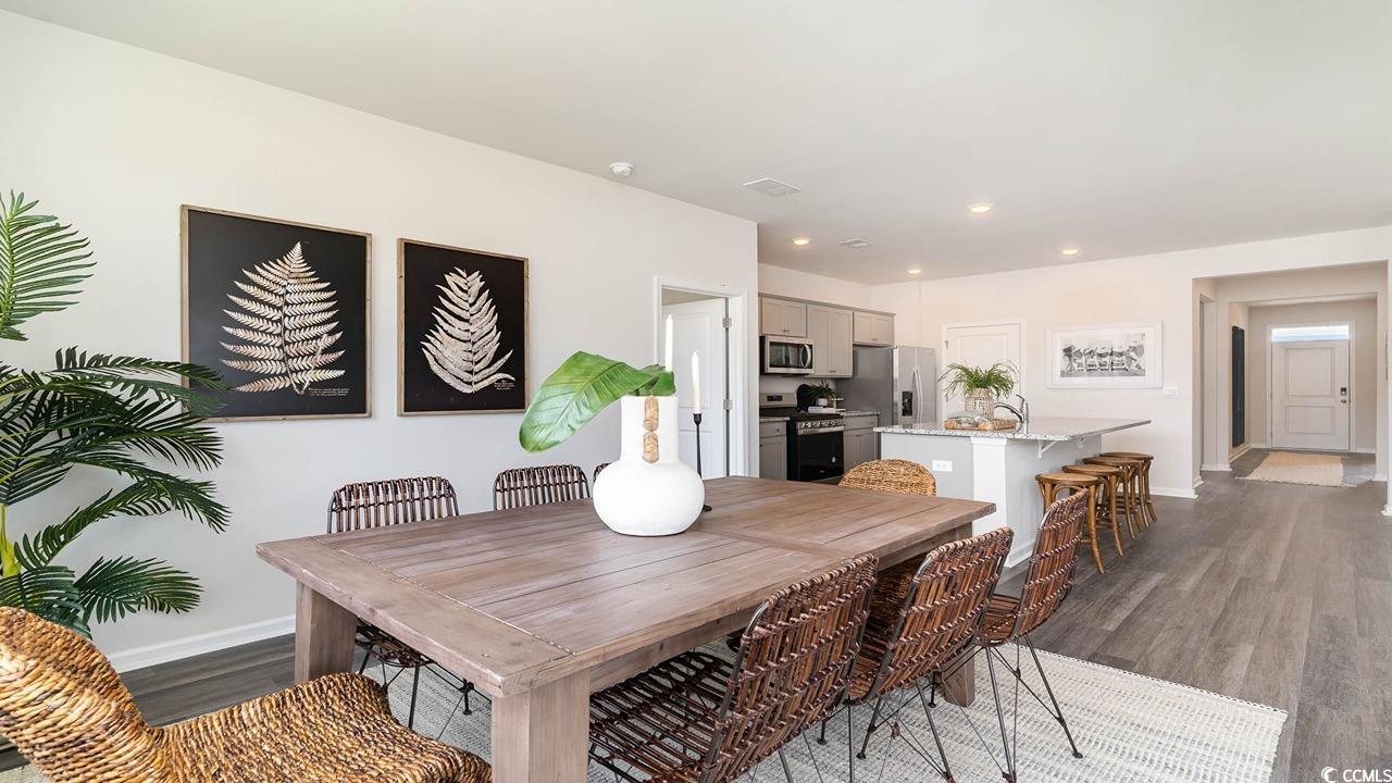 7318 Meadow Walk Loop Property Photo 4