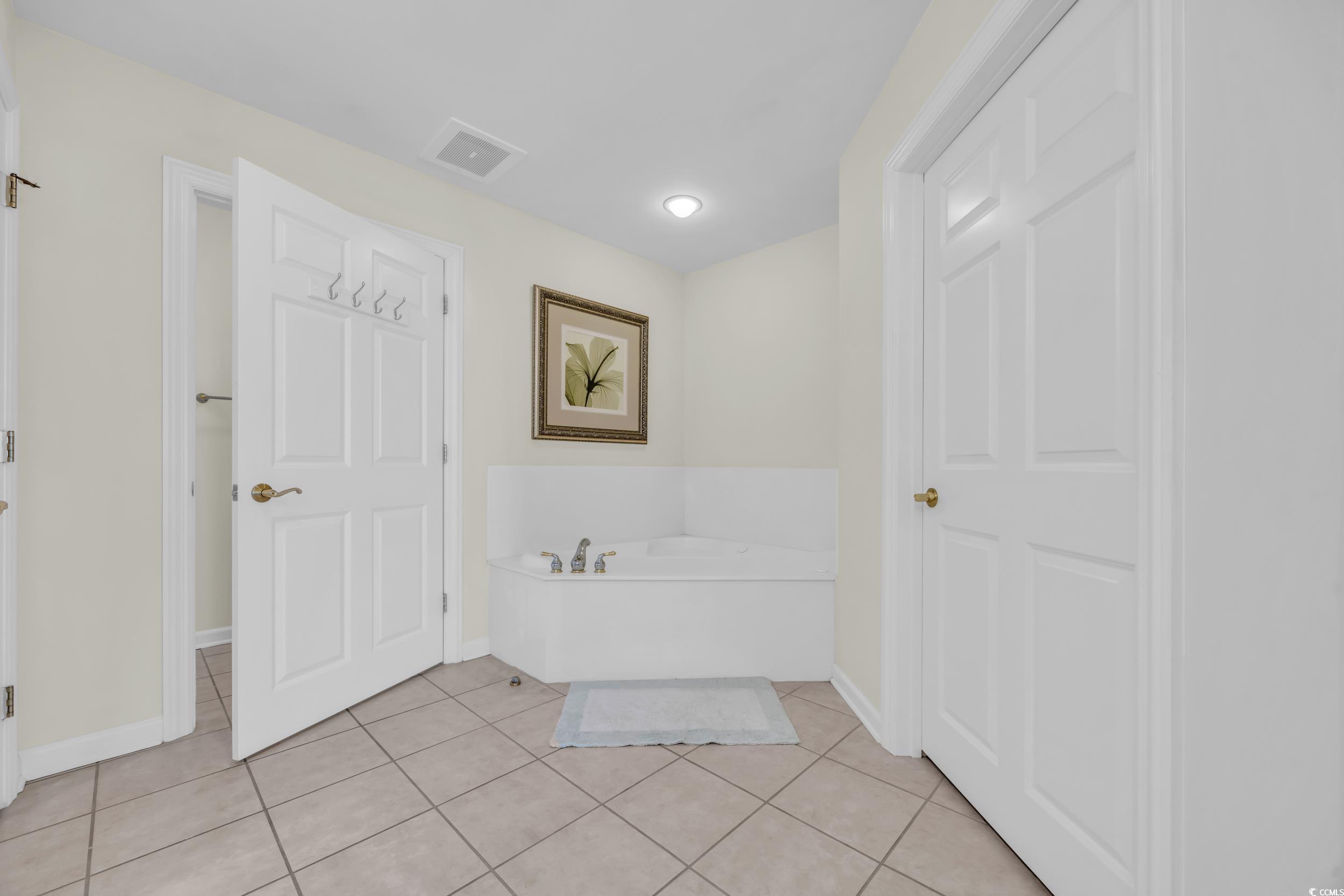 8500 Margate Circle Property Photo 19