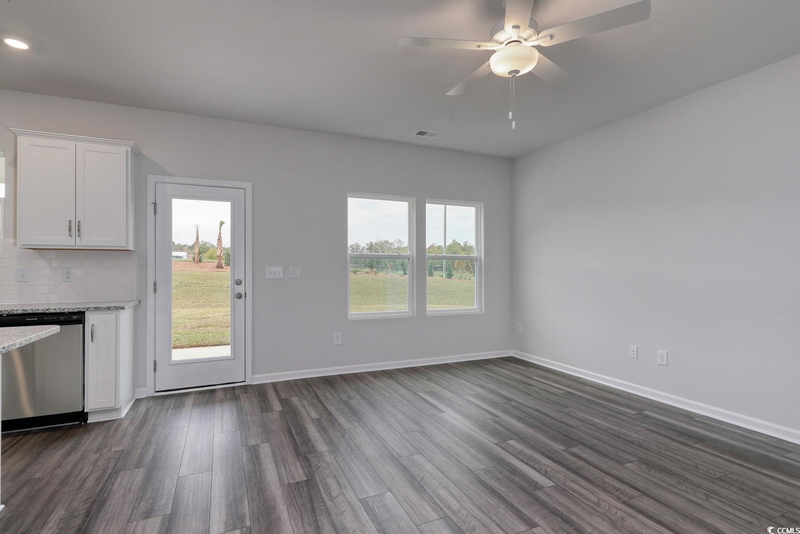 219 Sundrop Way Property Photo 15