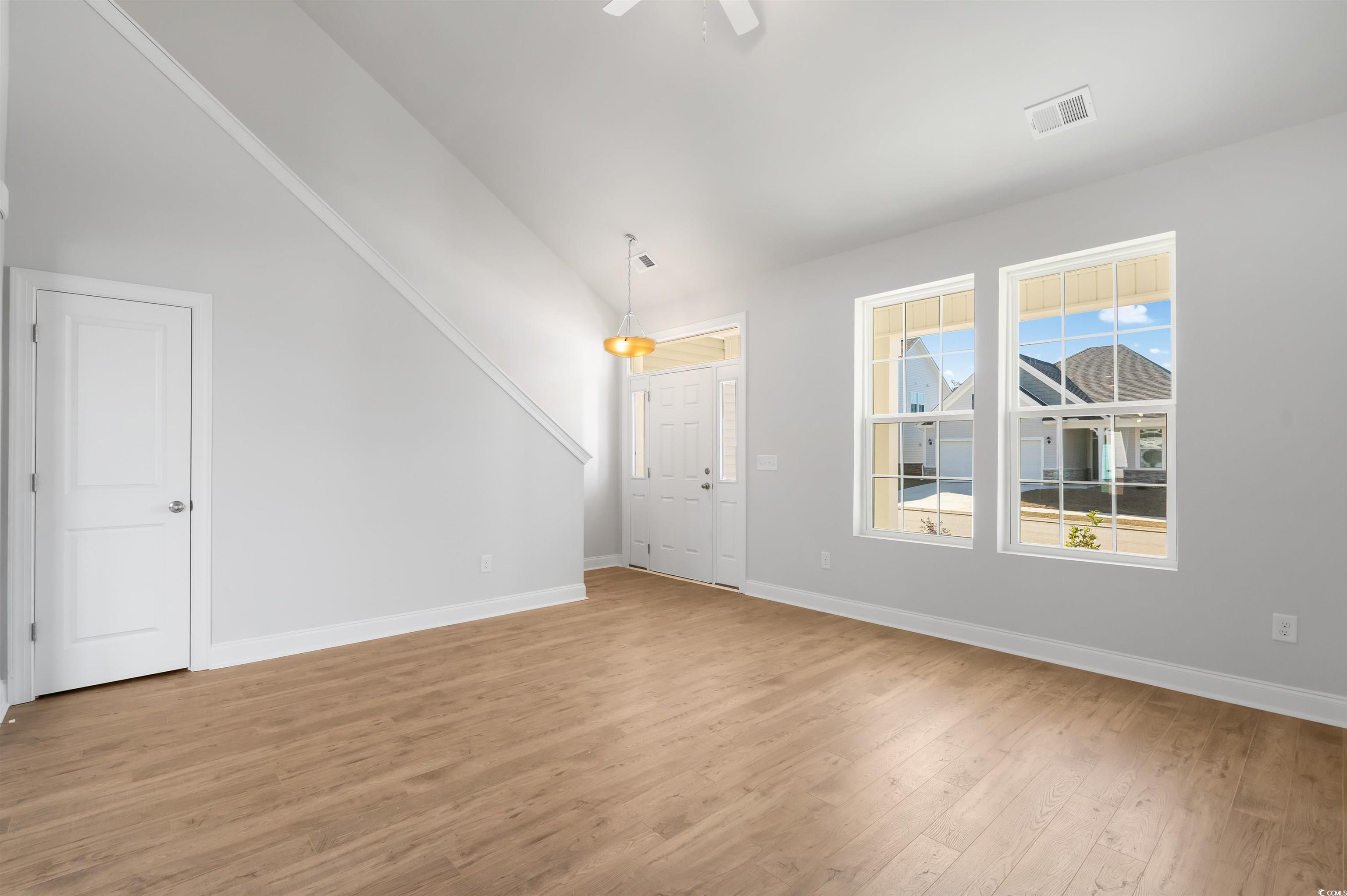 2469 Campton Loop Property Photo 6