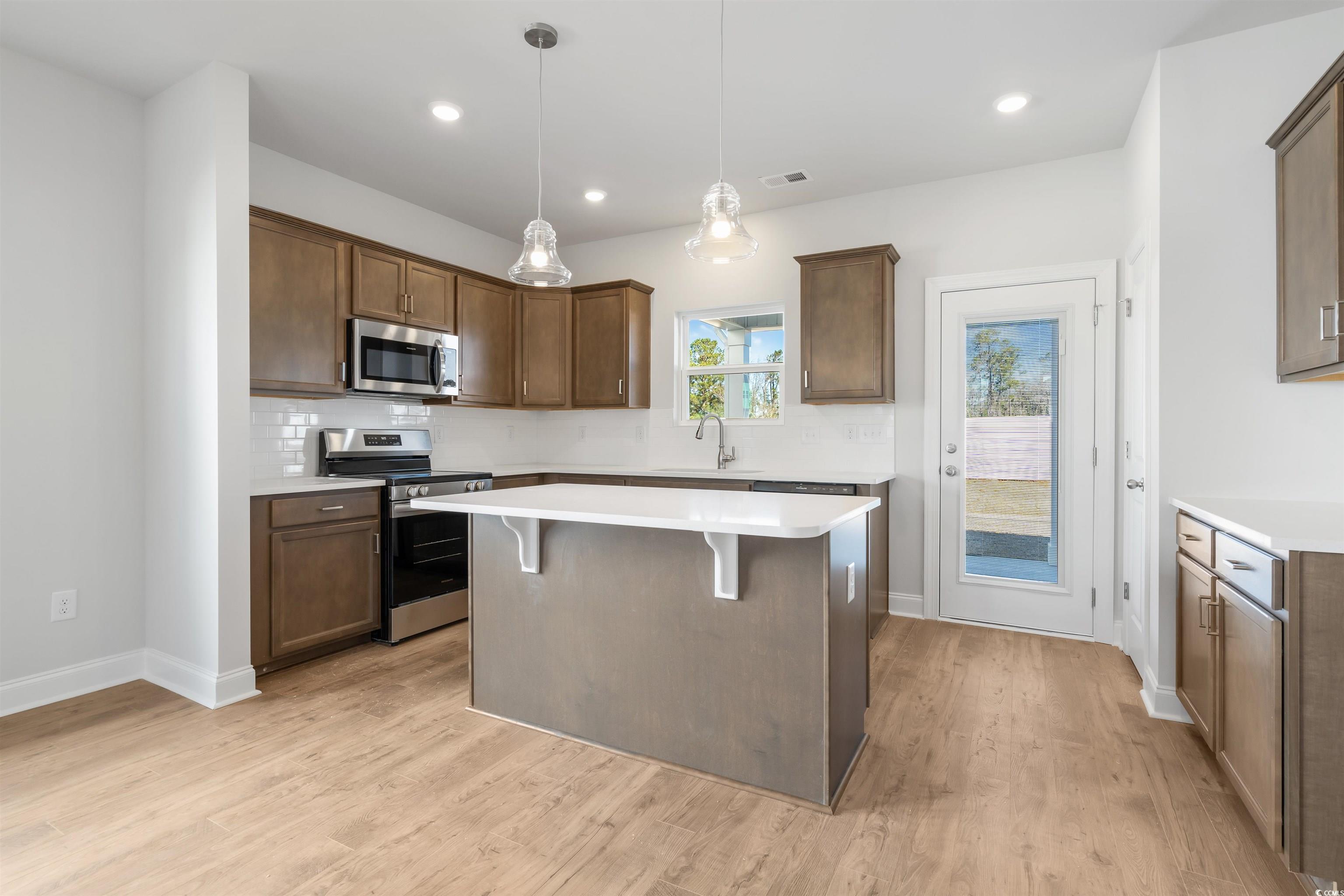 2469 Campton Loop Property Photo 14