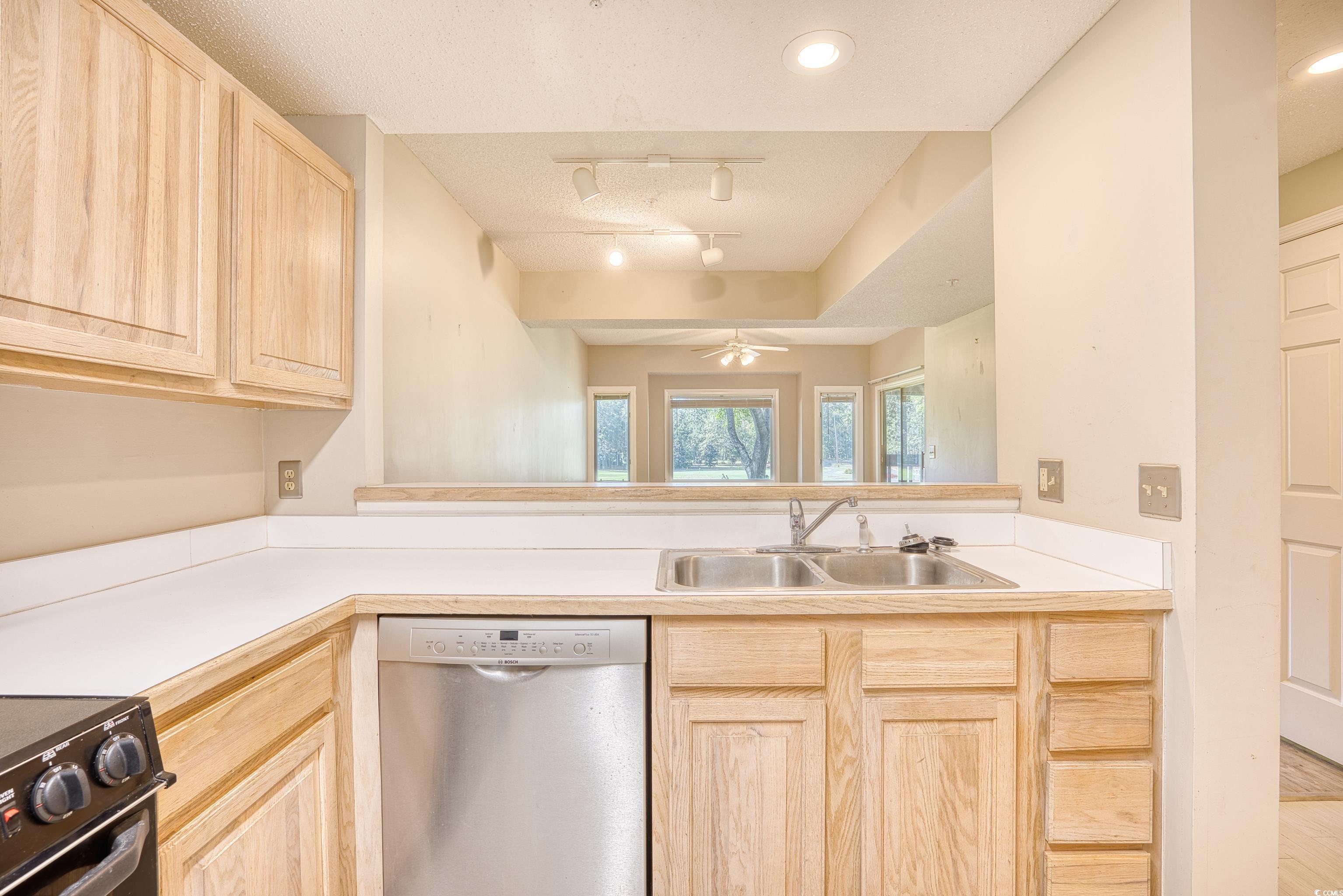 1550 Spinnaker Dr. Property Photo 5