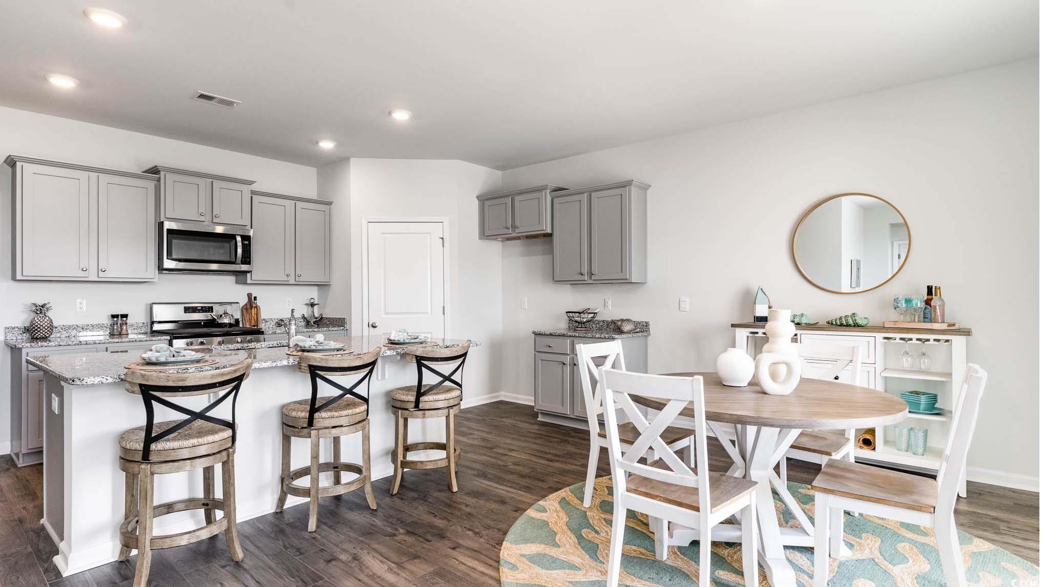 905 Farmers Passage Loop Property Photo 3