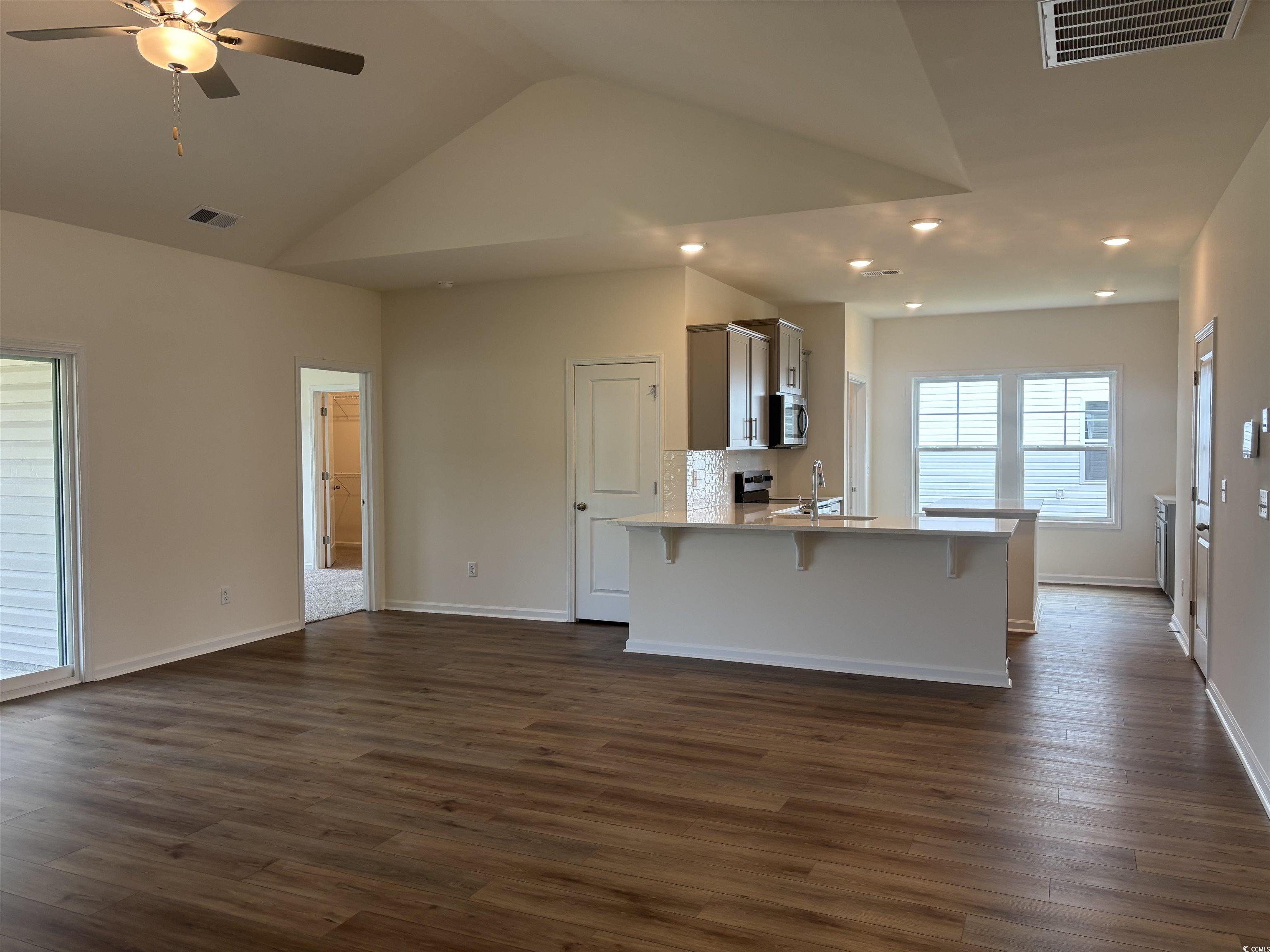 323 Palmetto Sand Loop Property Photo 7