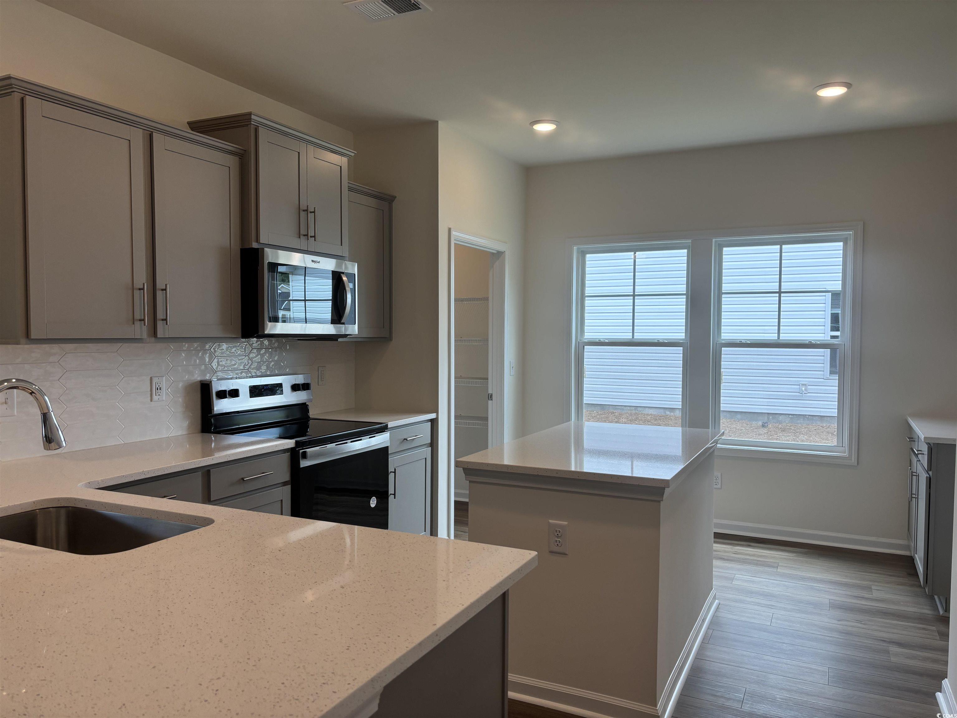 323 Palmetto Sand Loop Property Photo 10