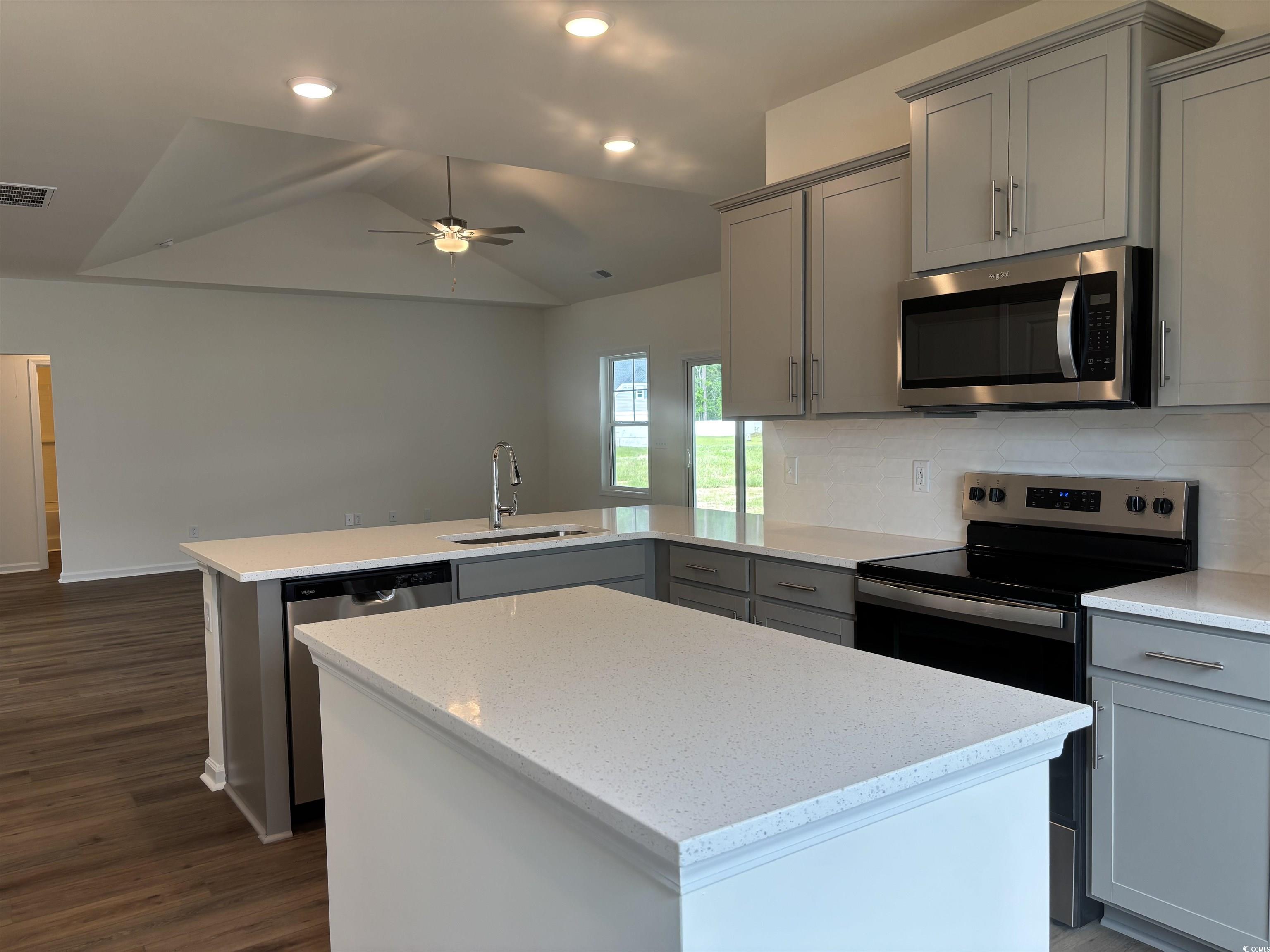 323 Palmetto Sand Loop Property Photo 14