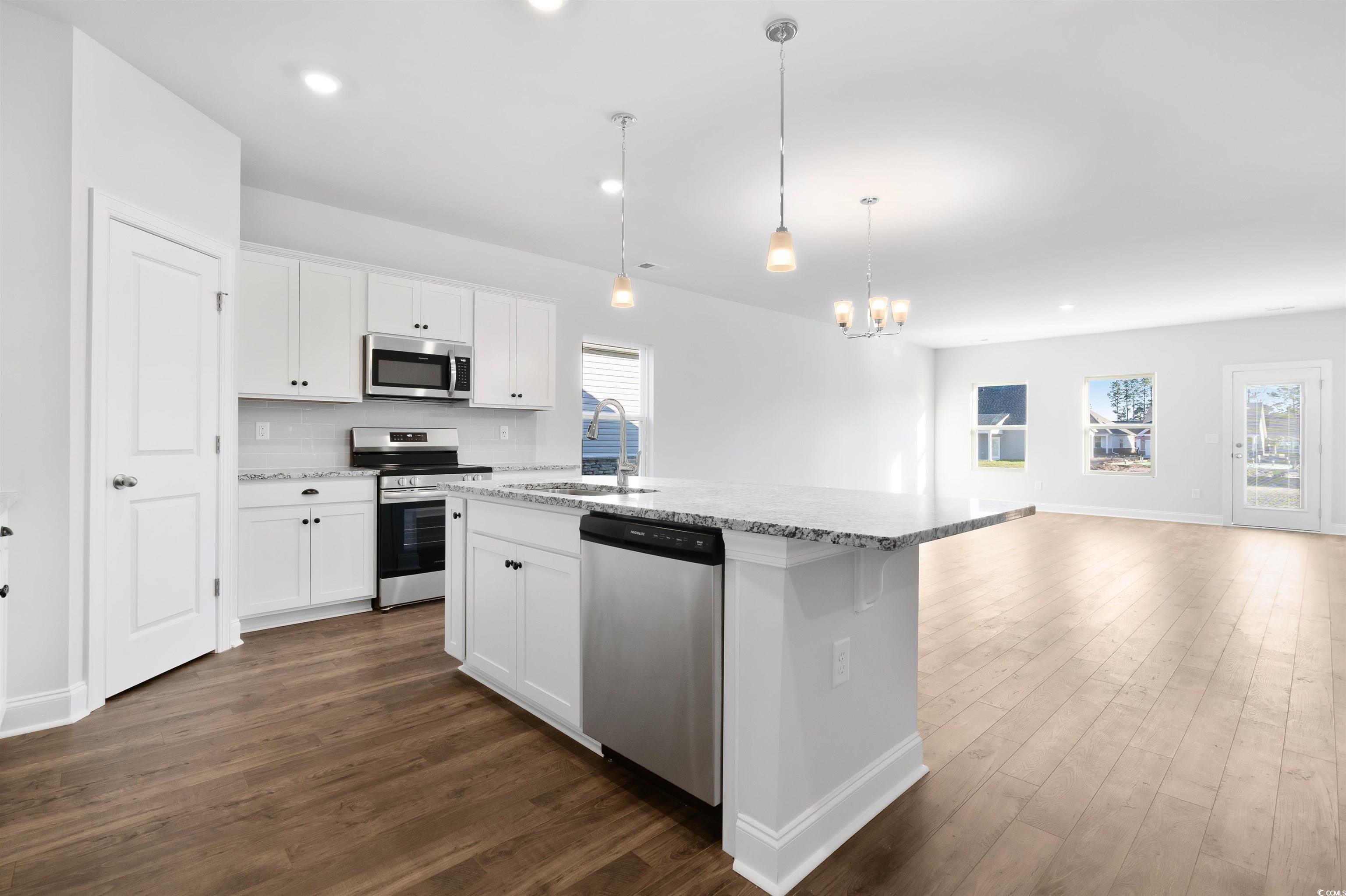 2472 Campton Loop Property Photo 11