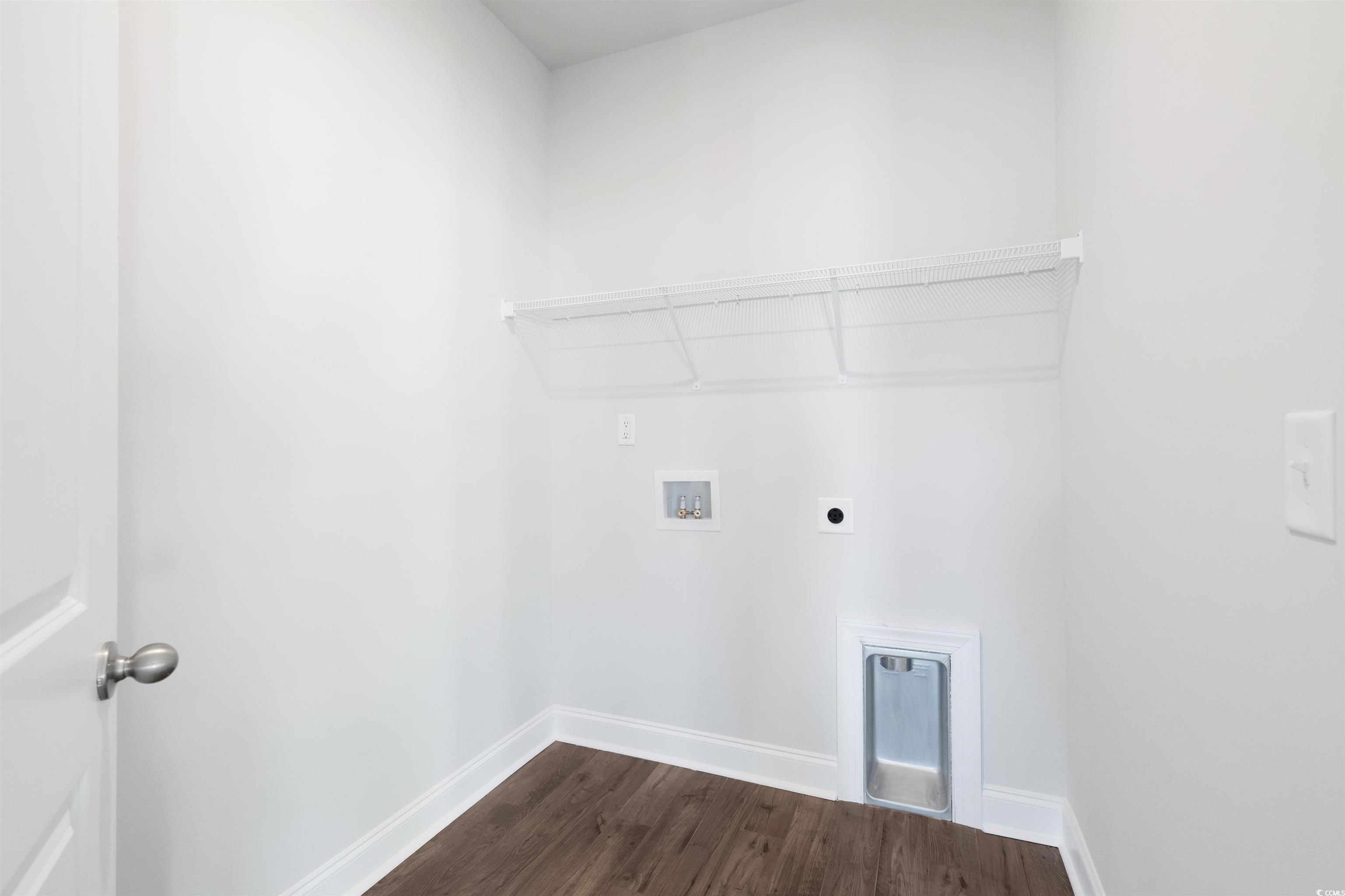 2472 Campton Loop Property Photo 27