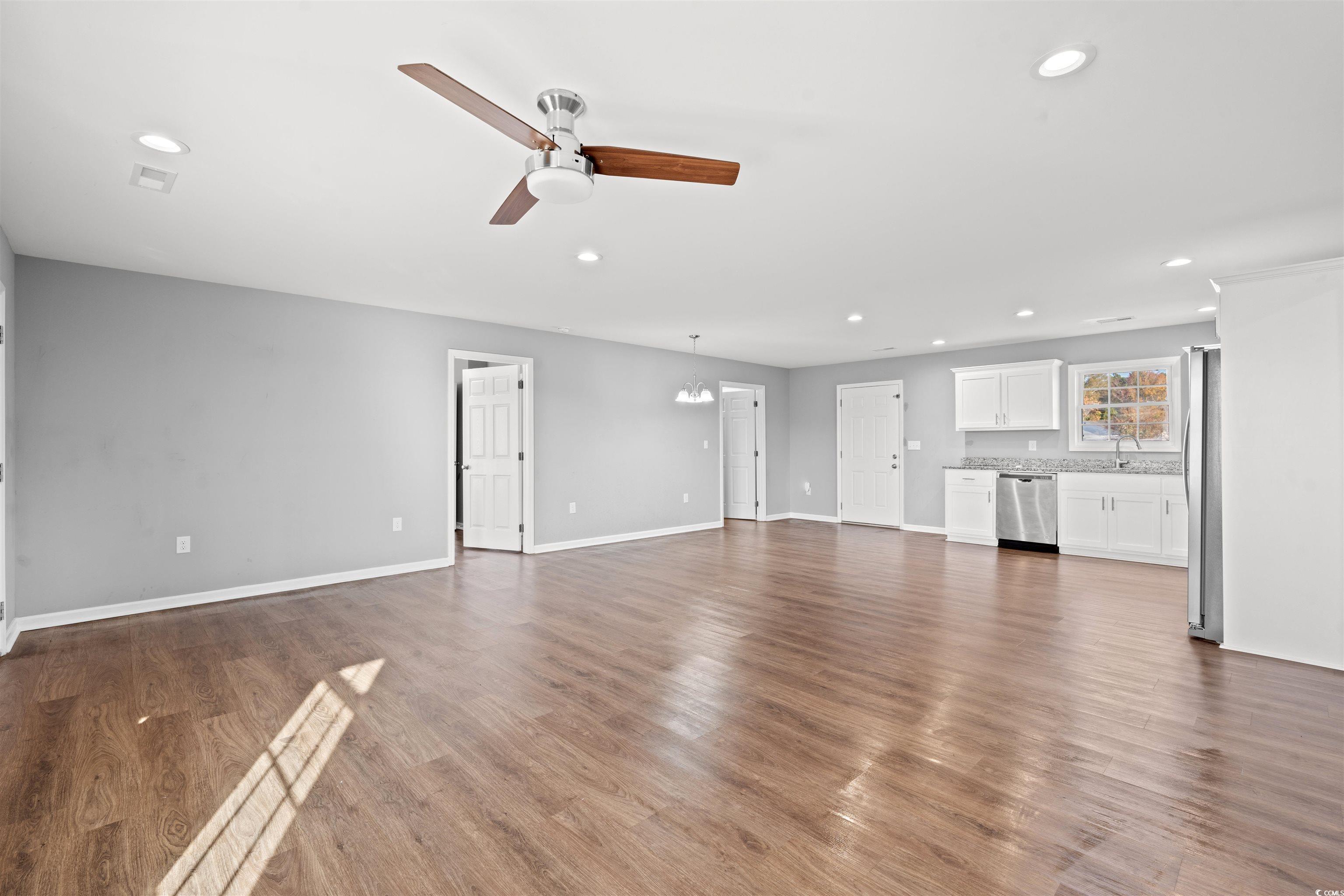 889 Baylee Ct. Property Photo 3