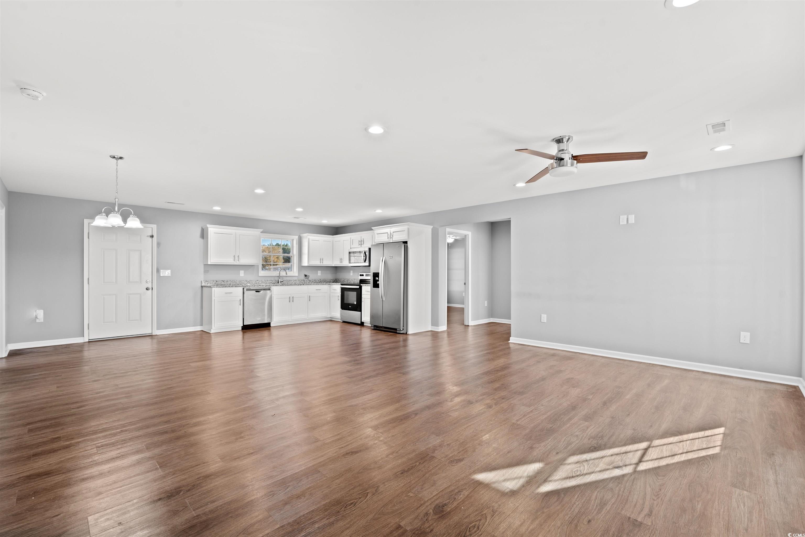 889 Baylee Ct. Property Photo 4