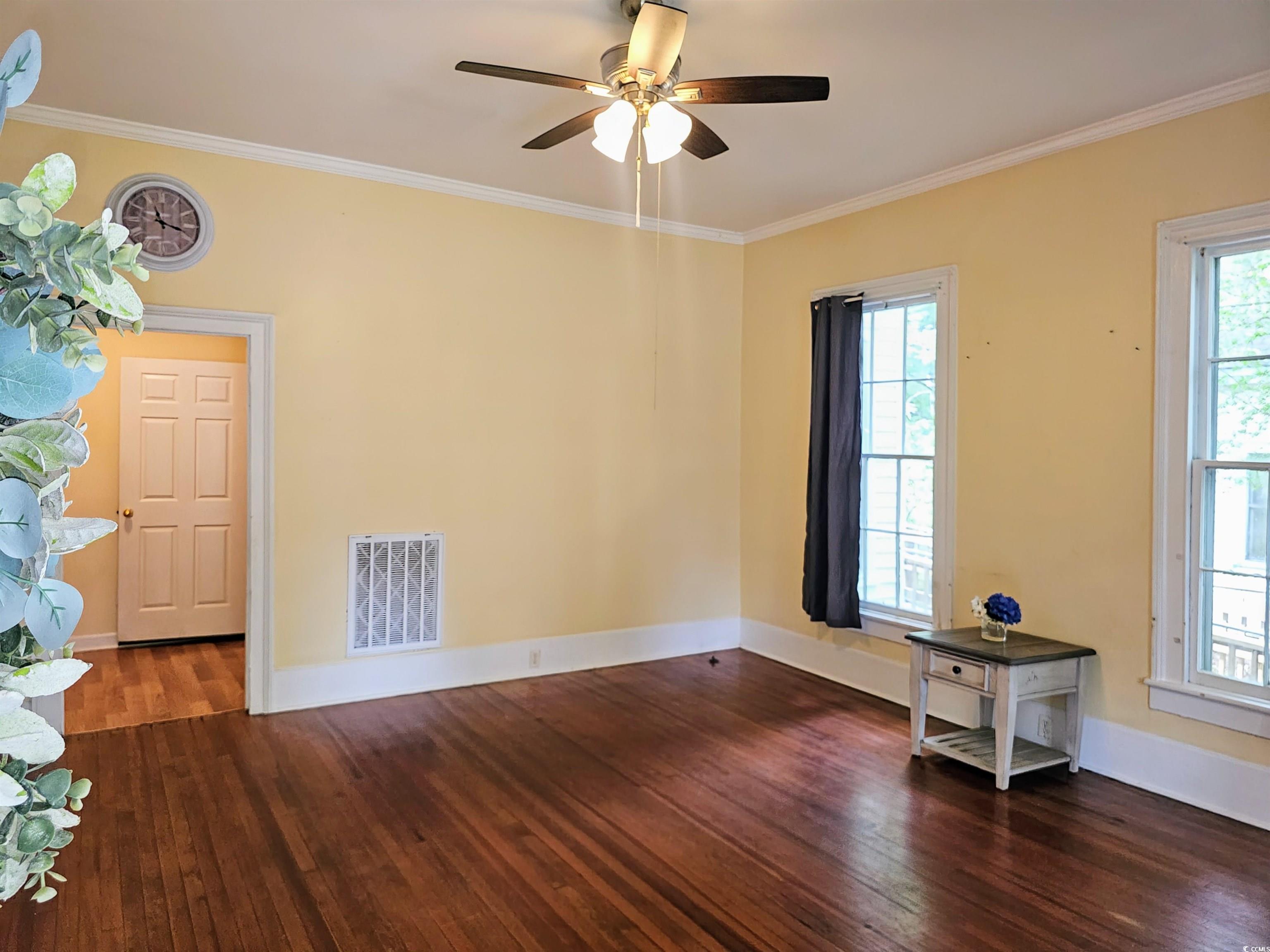 306 E Godbold St. Property Photo 4