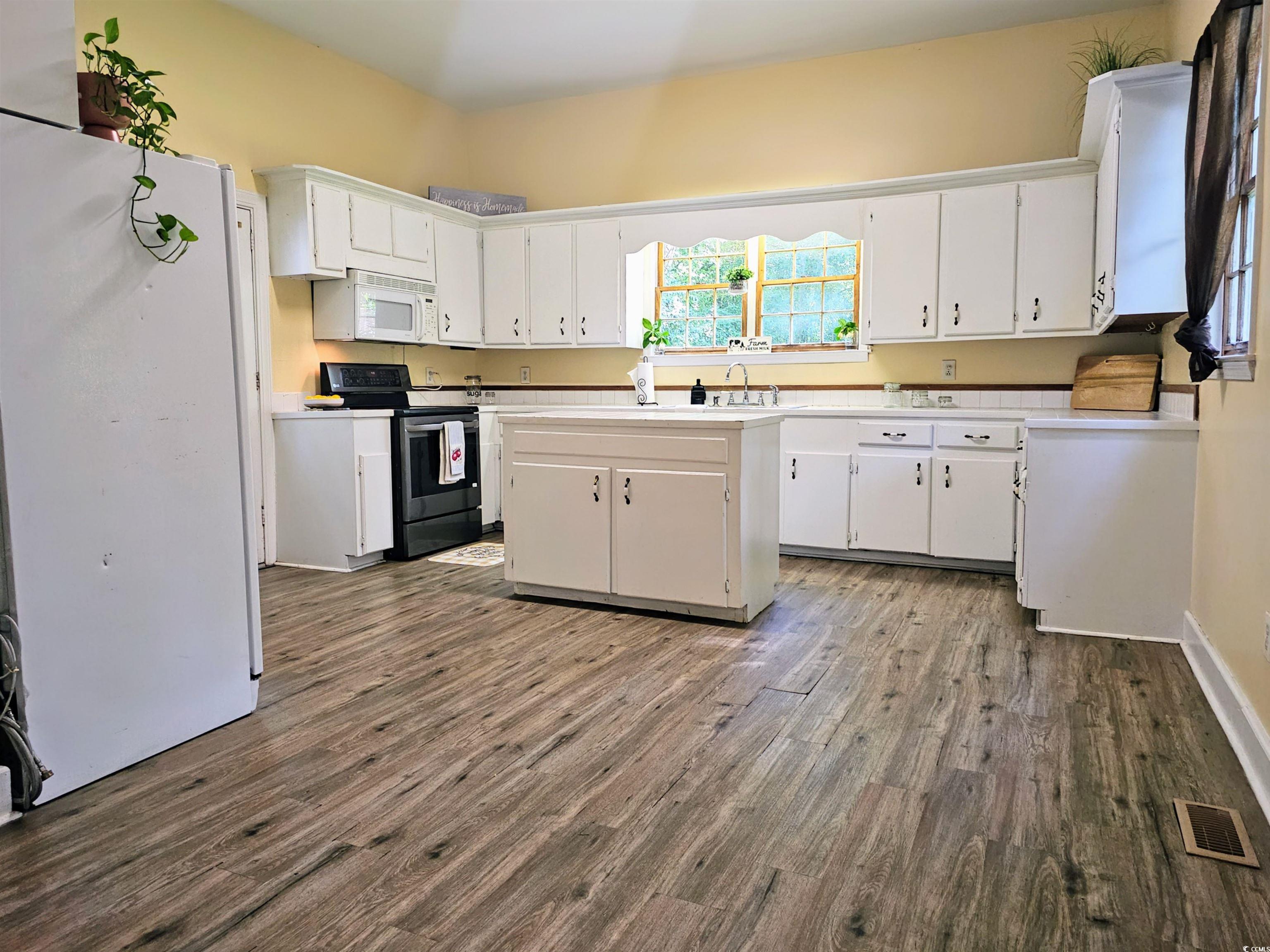 306 E Godbold St. Property Photo 24