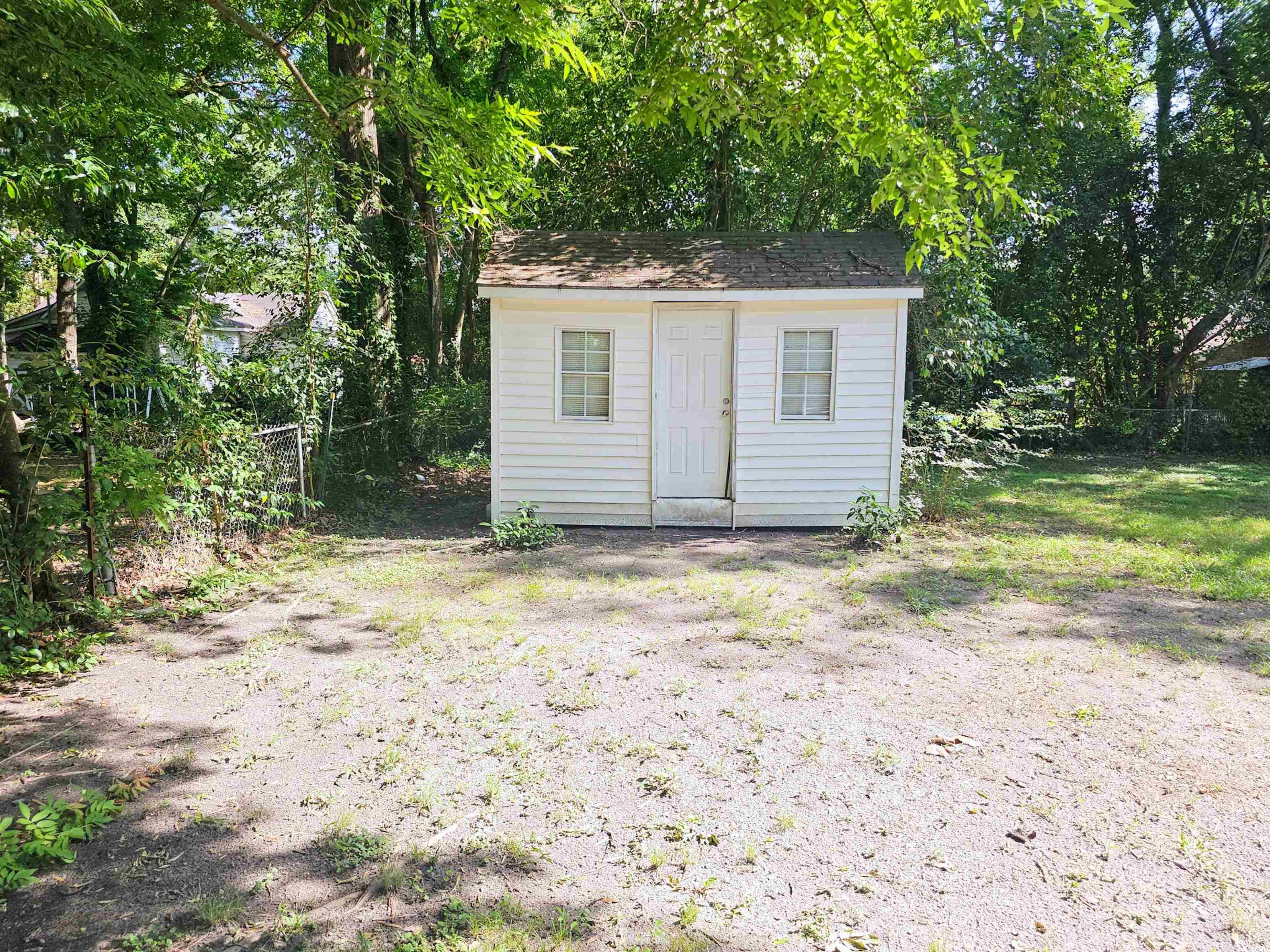 306 E Godbold St. Property Photo 40