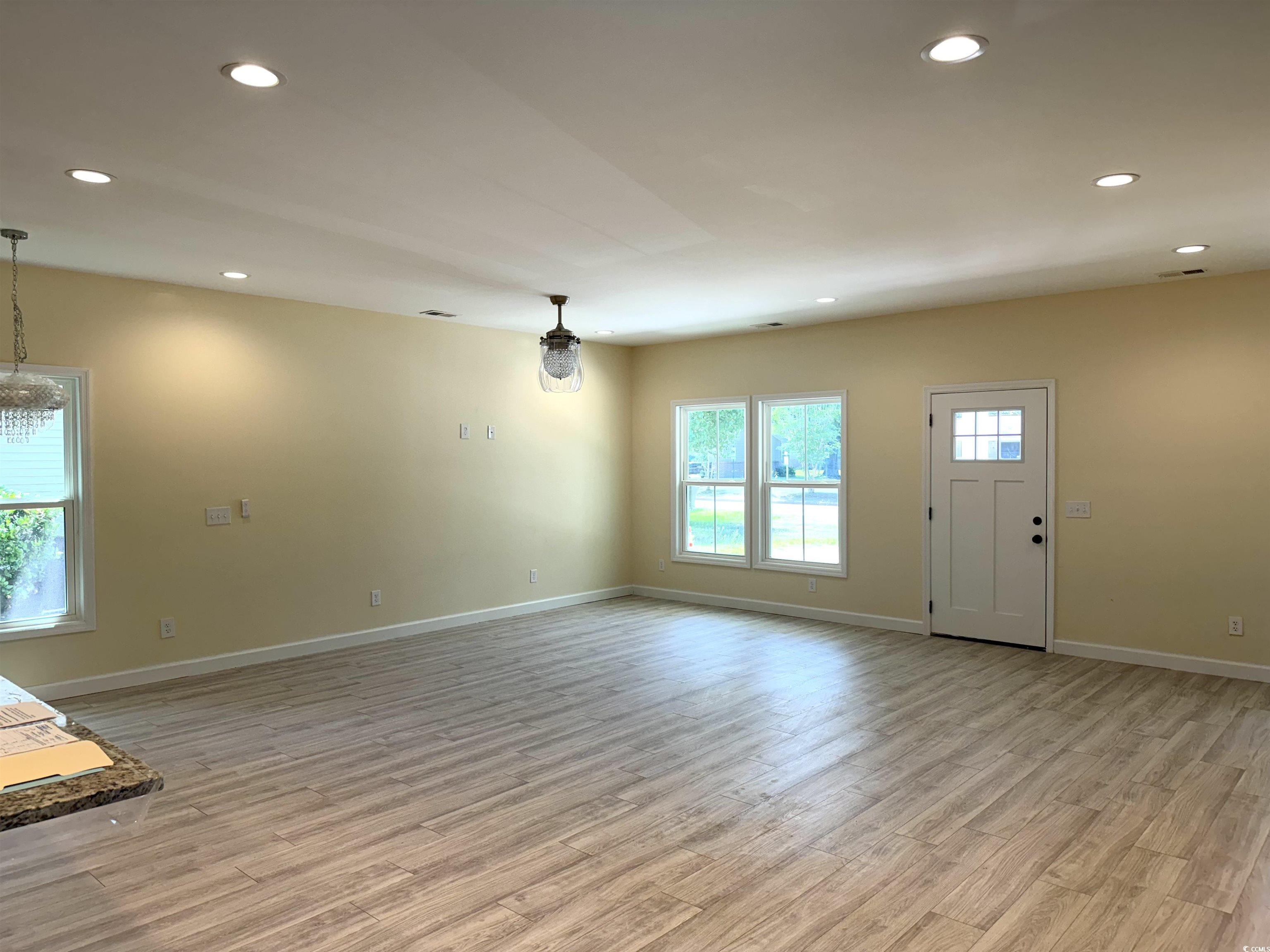 908 Merriman Rd. Property Photo 4