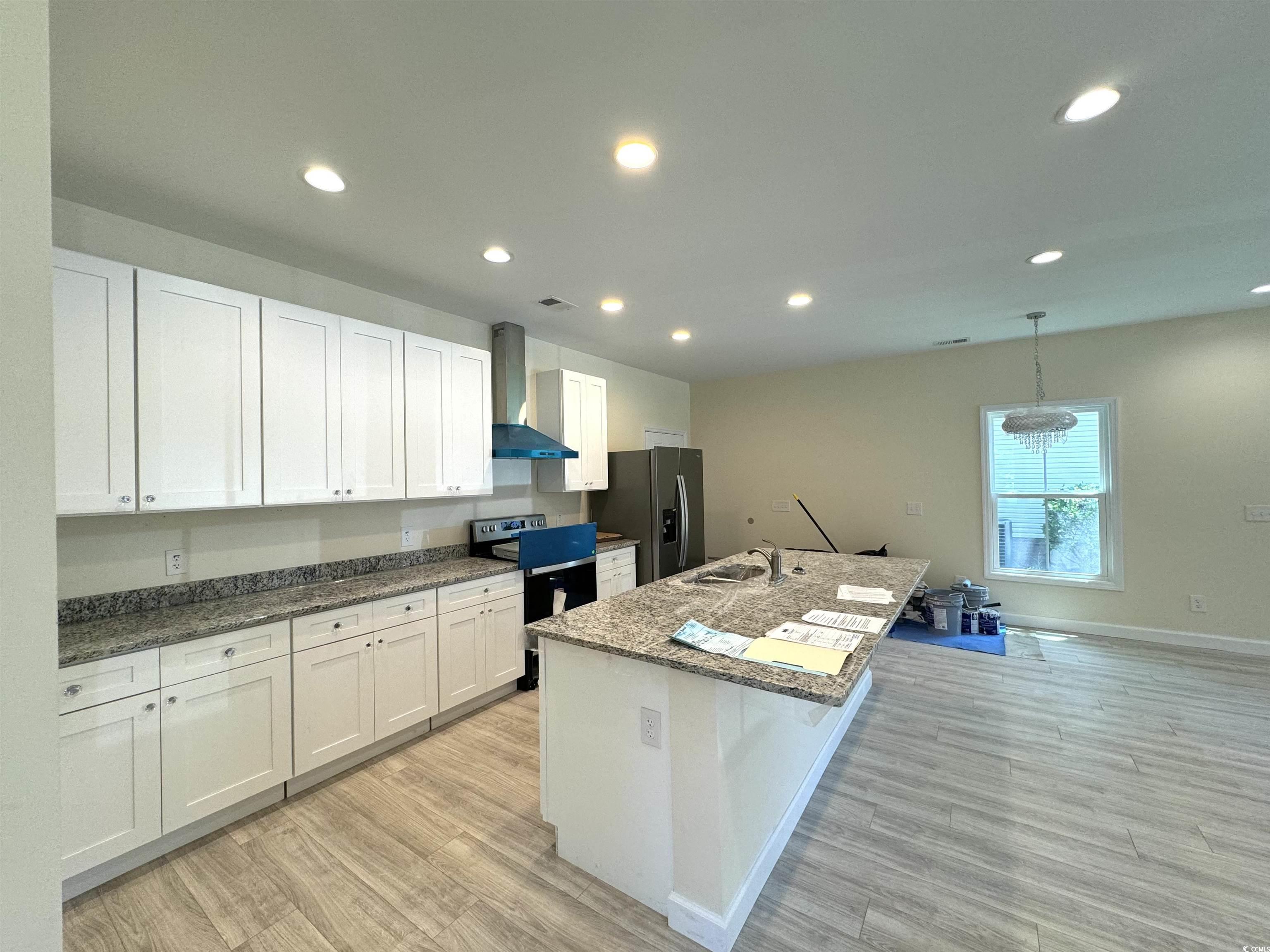 908 Merriman Rd. Property Photo 9