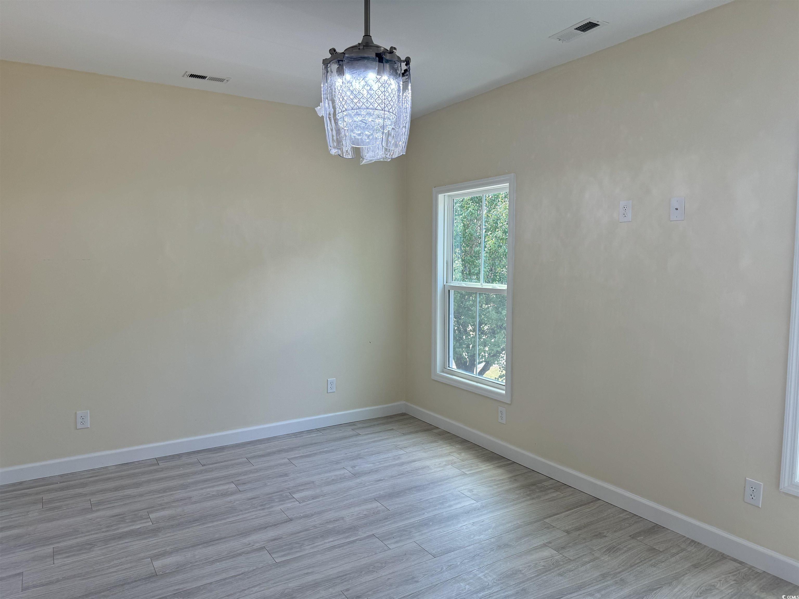 908 Merriman Rd. Property Photo 15