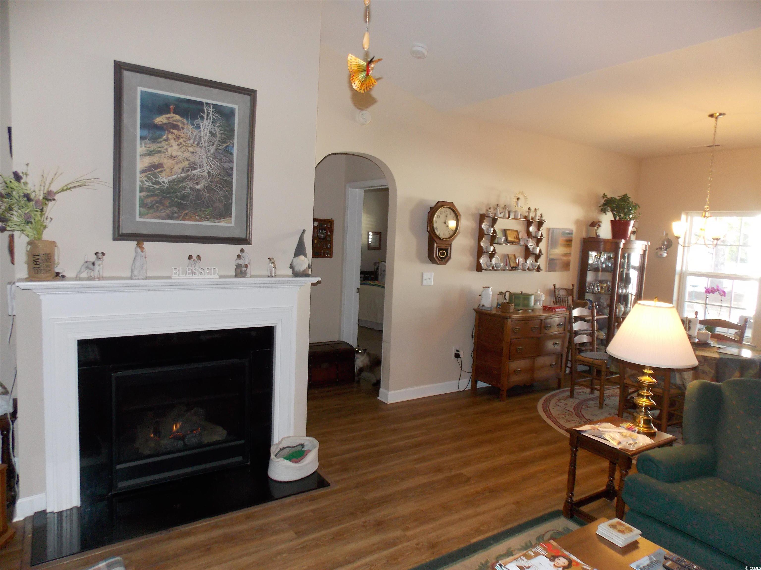 741 Londonberry Ct. Property Photo 2