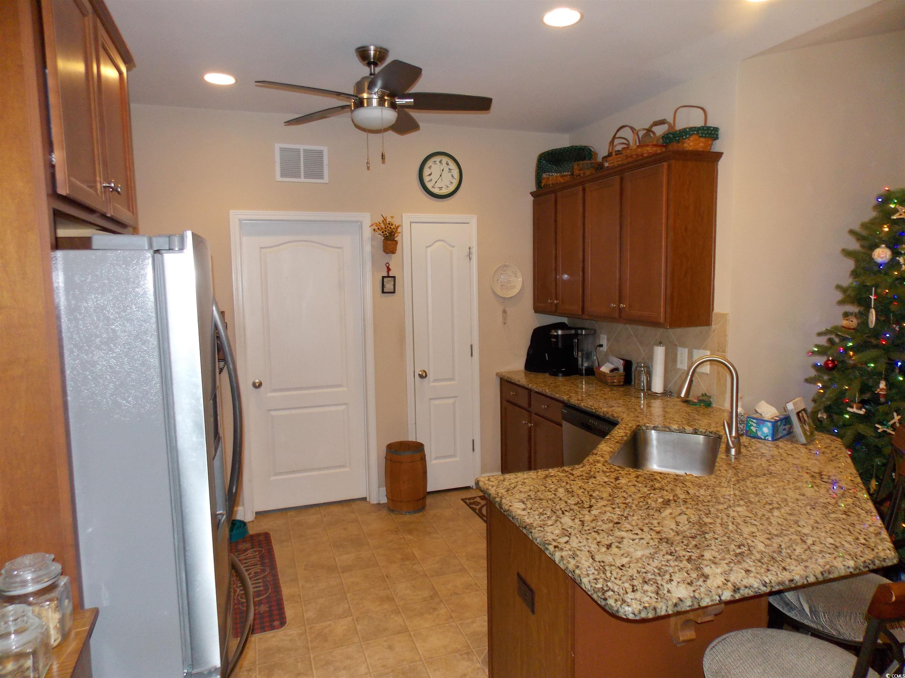 741 Londonberry Ct. Property Photo 4