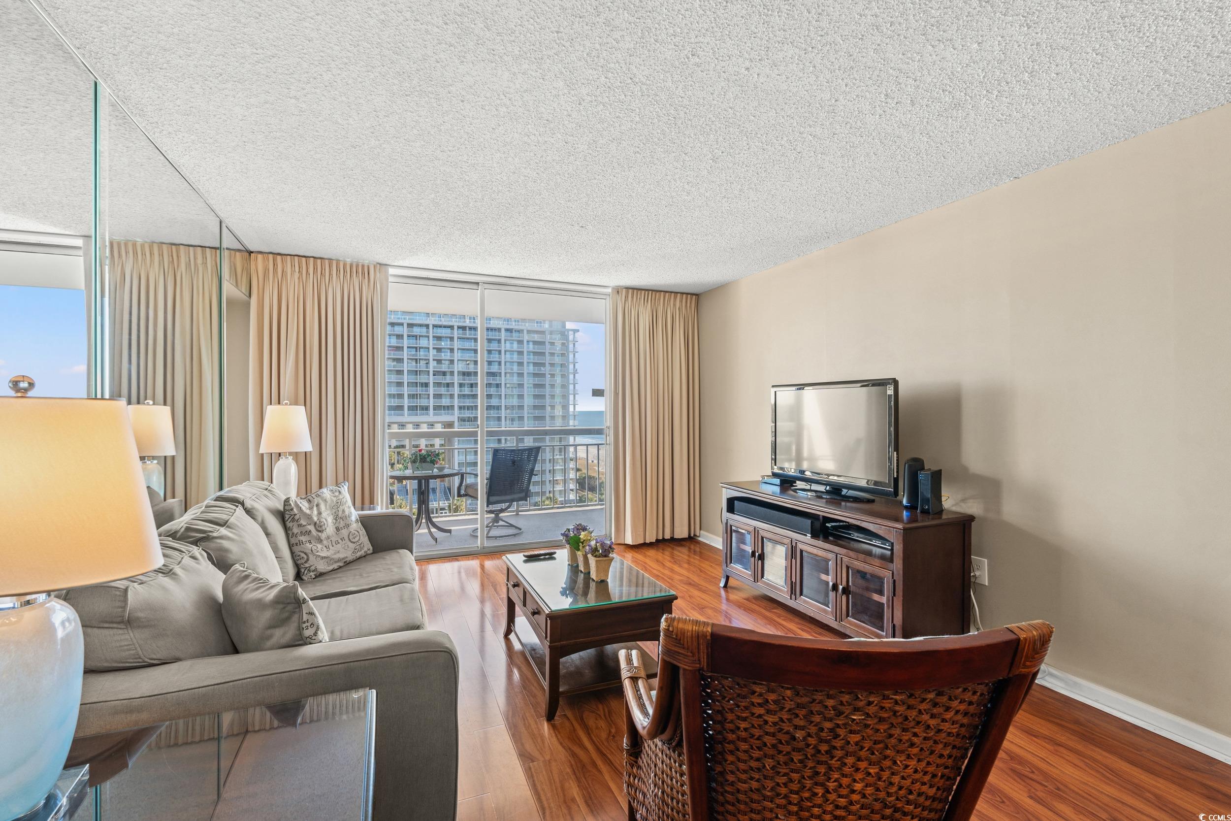 9820 Queensway Blvd. Property Photo 6