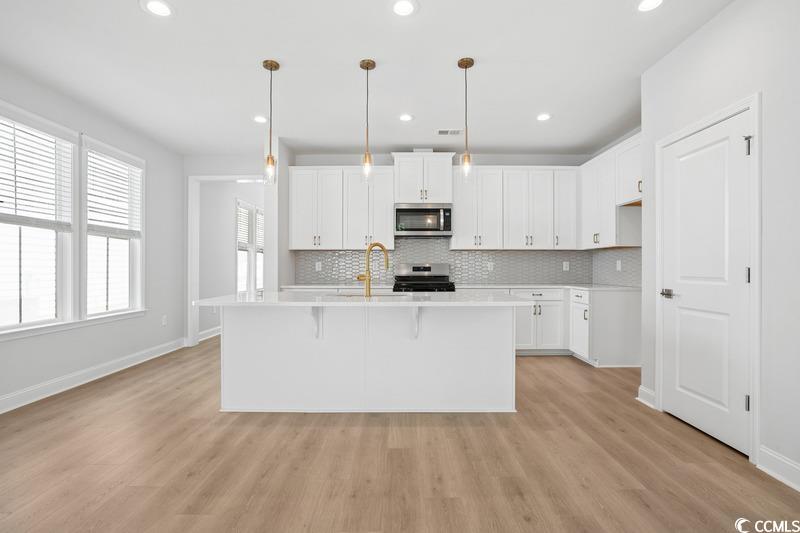 2404 Hillbourne Loop Property Photo 3