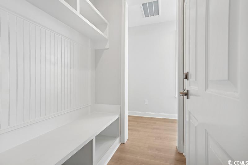 2404 Hillbourne Loop Property Photo 7