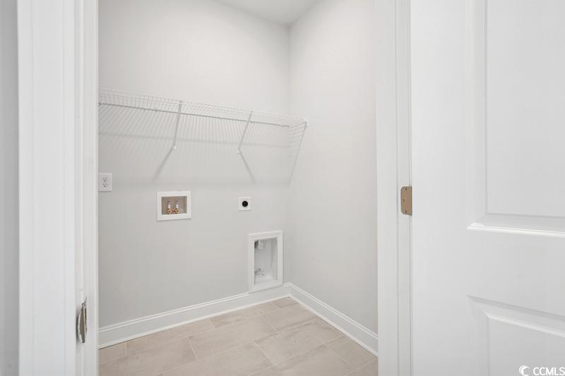 2404 Hillbourne Loop Property Photo 12