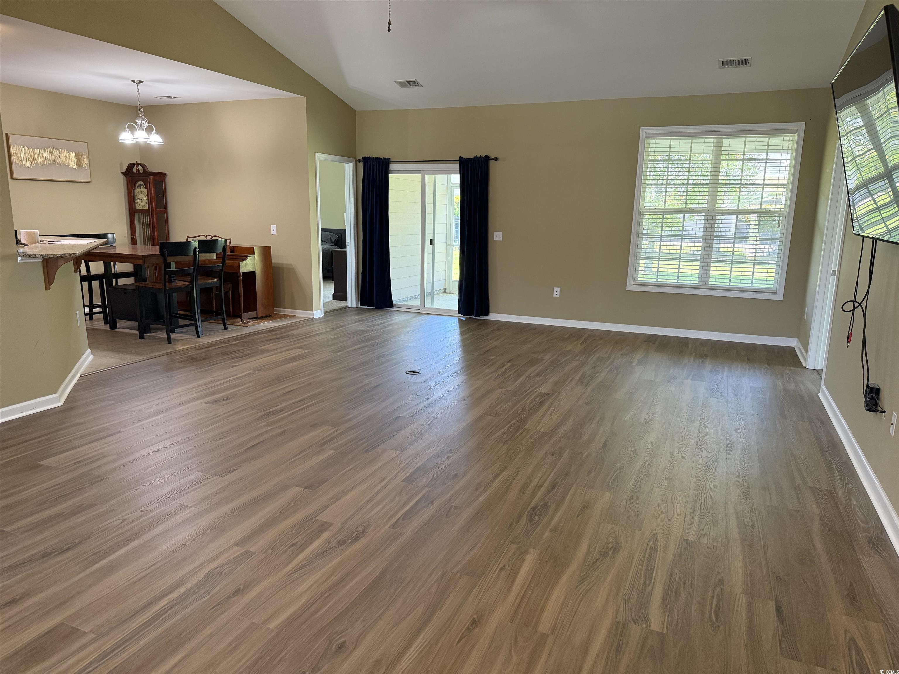 1139 Parish Way Property Photo 5