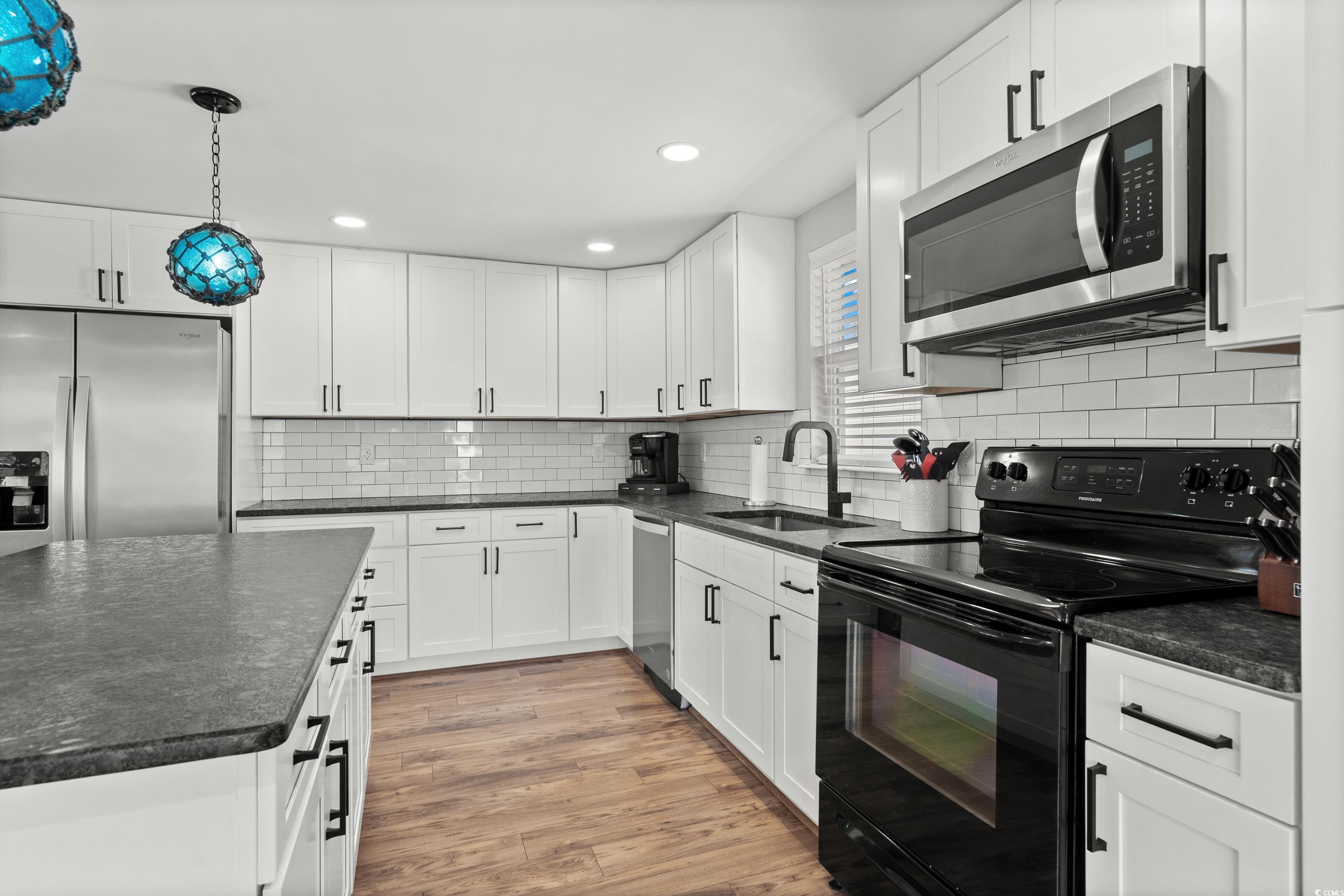 2118 Lark Dr. Property Photo 15