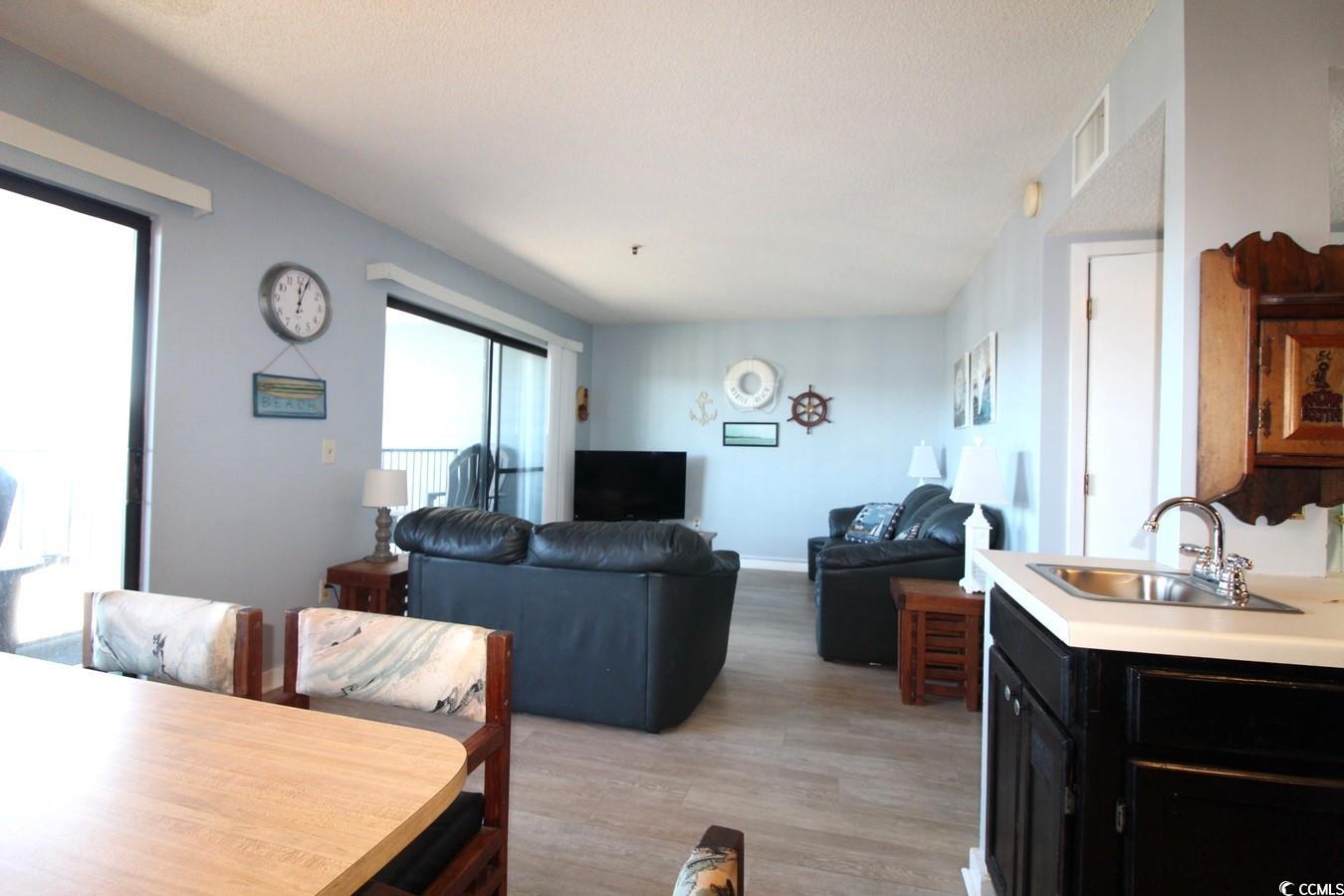 5905 S Kings Highway Property Photo 3