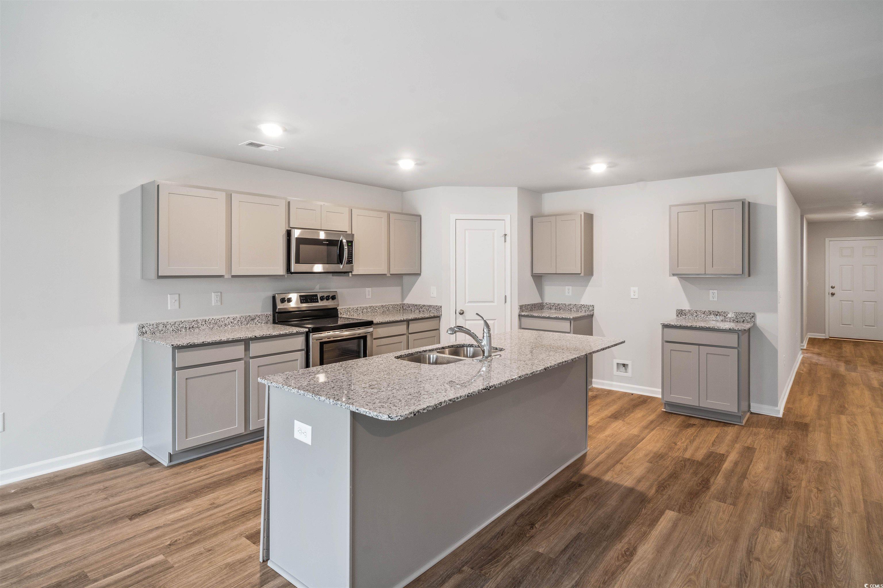 1522 Clubstone Dr. Property Photo 2