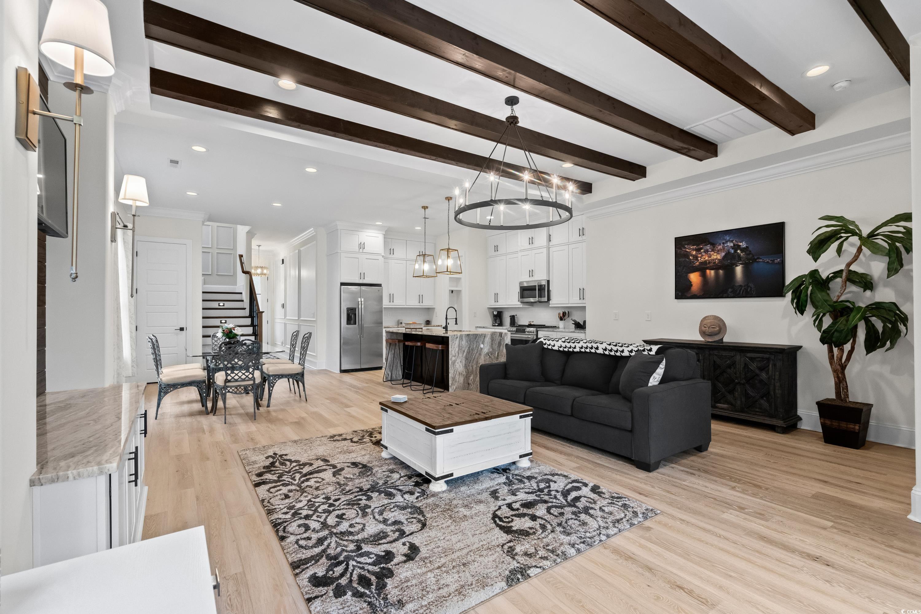 6723 Ocean Breeze Loop Property Photo 9