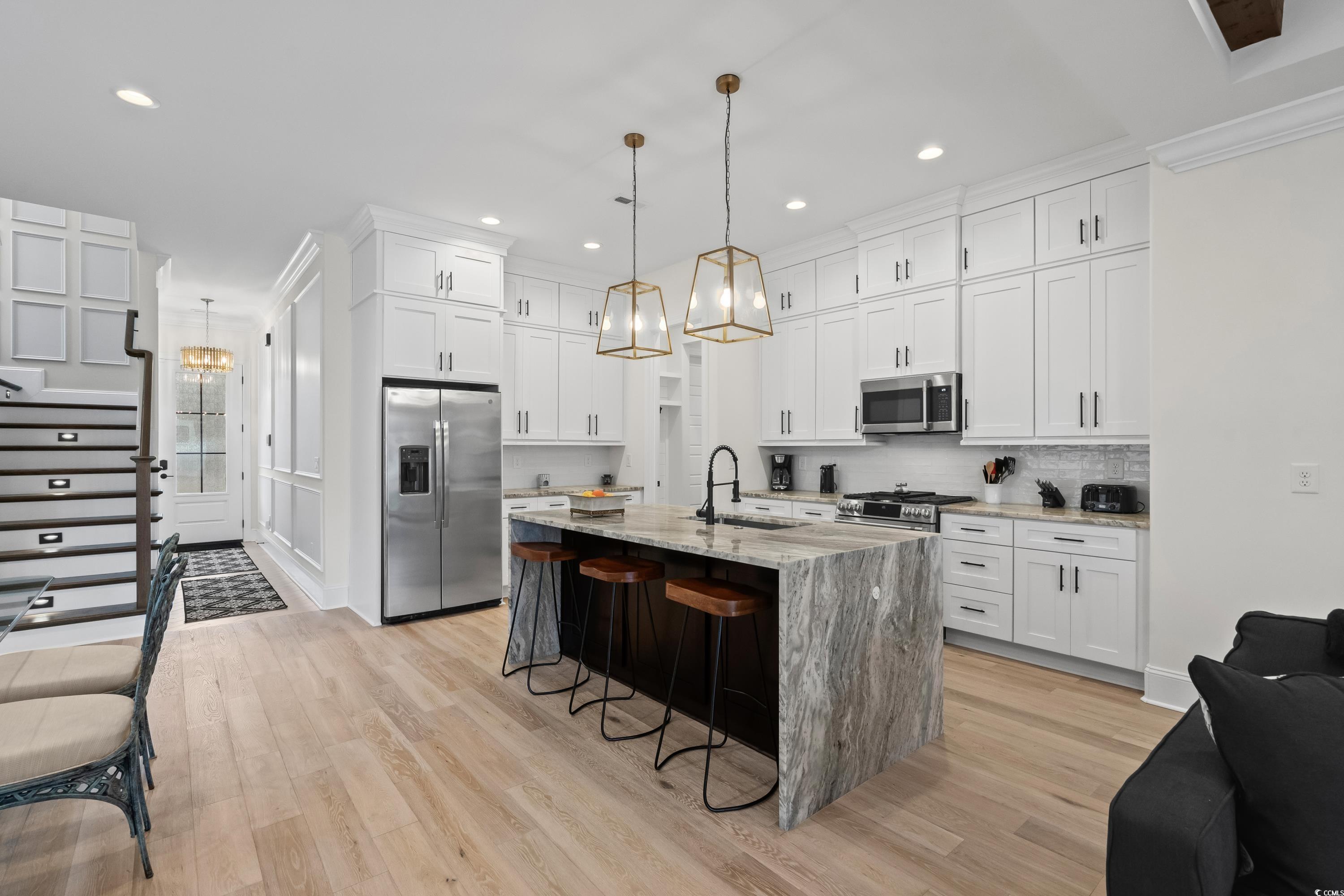 6723 Ocean Breeze Loop Property Photo 12